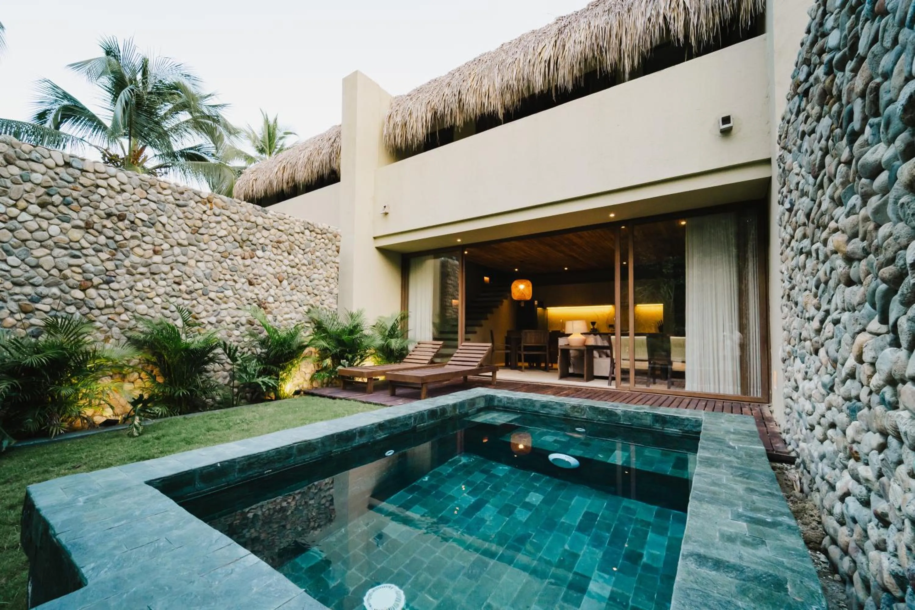 Swimming pool in Naio Hotel y Villas By OxoHotel