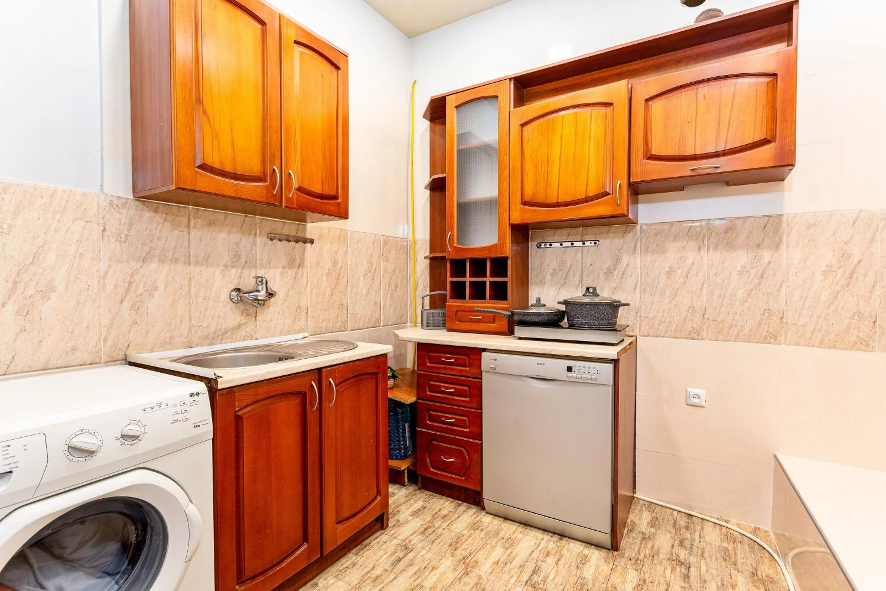Kitchen or kitchenette in Sunny Hotel Tbilisi