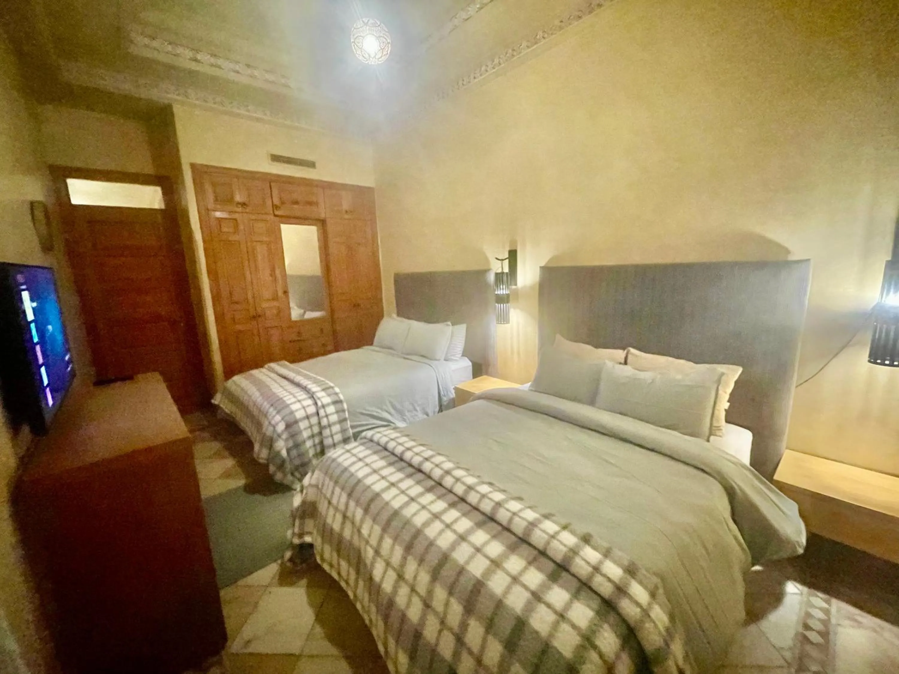 Photo of the whole room, Bed in Les Fleurs du Bien - Marrakech