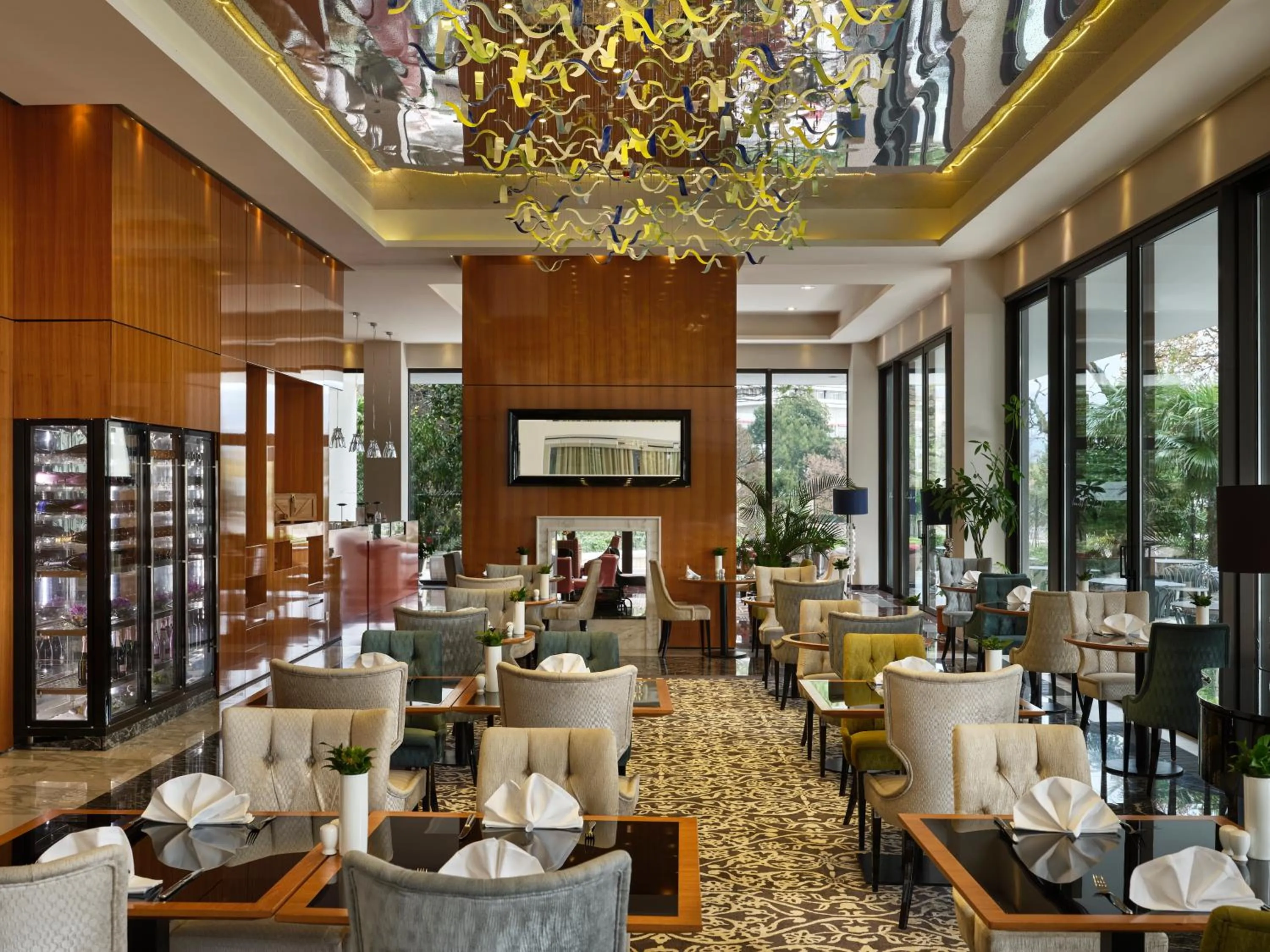 Restaurant/places to eat in Amadria Park Hotel Royal