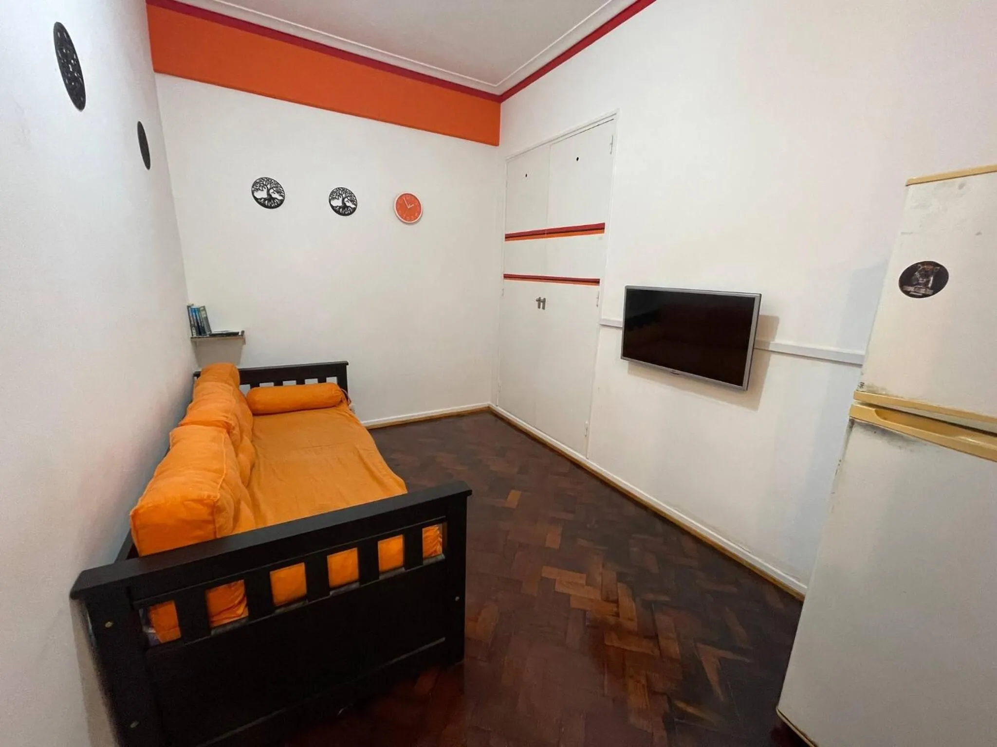 Bed in Charming 2-Room Temporary Stay in the Heart of San Telmo
