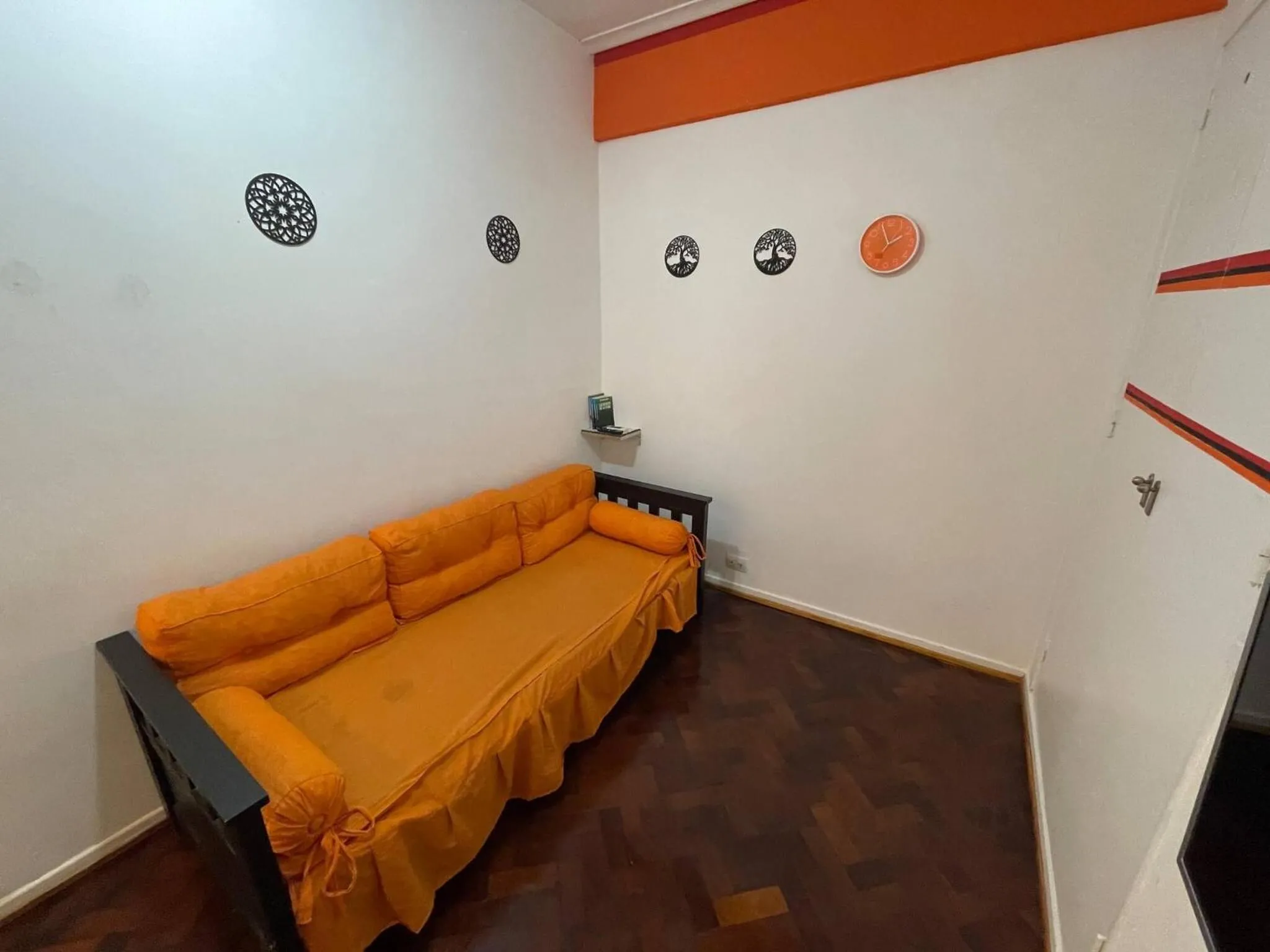 Bed in Charming 2-Room Temporary Stay in the Heart of San Telmo