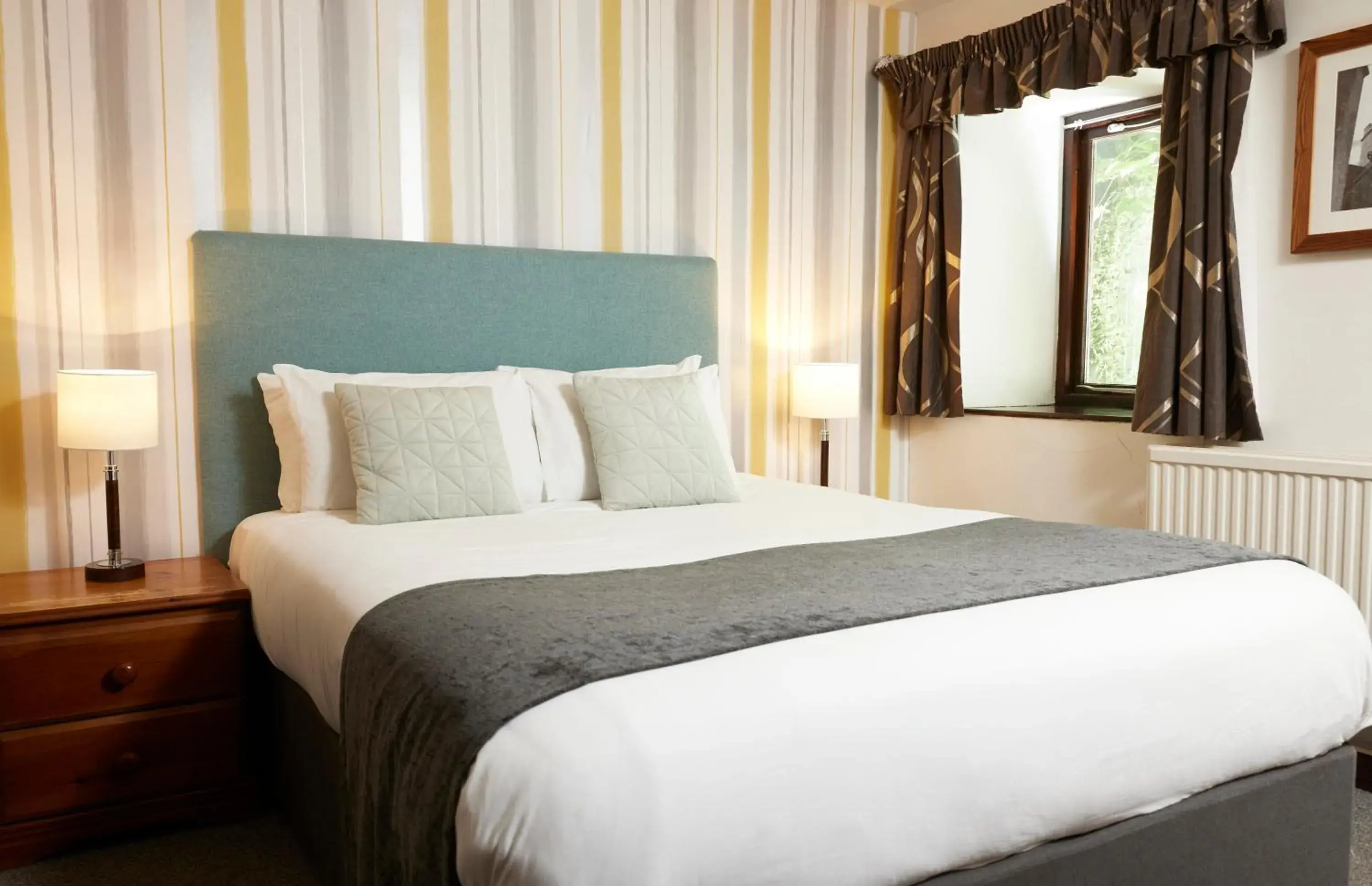 Family Room (2 Adults + 2 Children) in Hunters Hall Inn by Greene King Inns Family Room (2 Adults + 2 Children) in Hunters Hall Inn by Greene King Inns