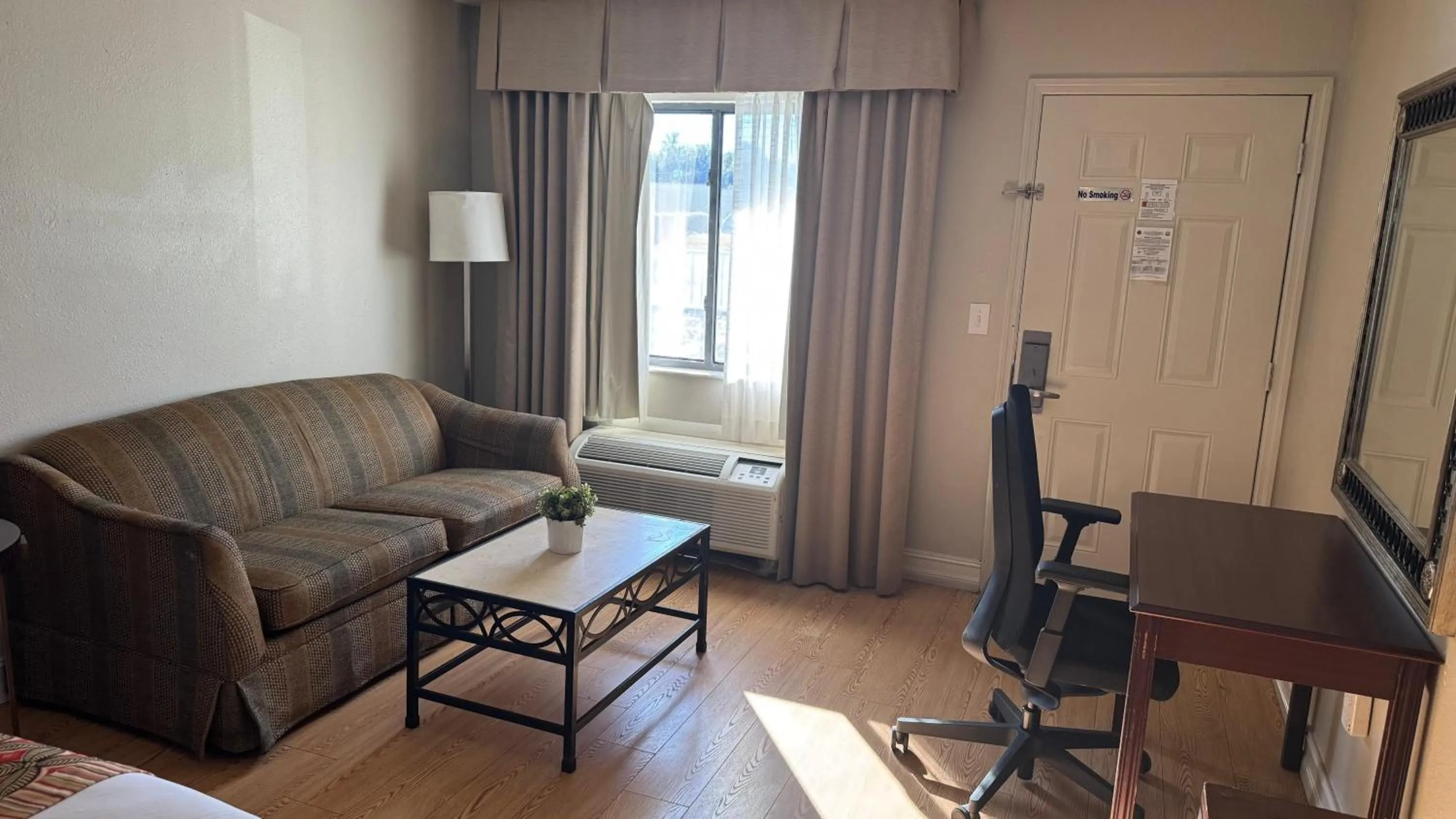 Seating area in Hotel Monte Carlo