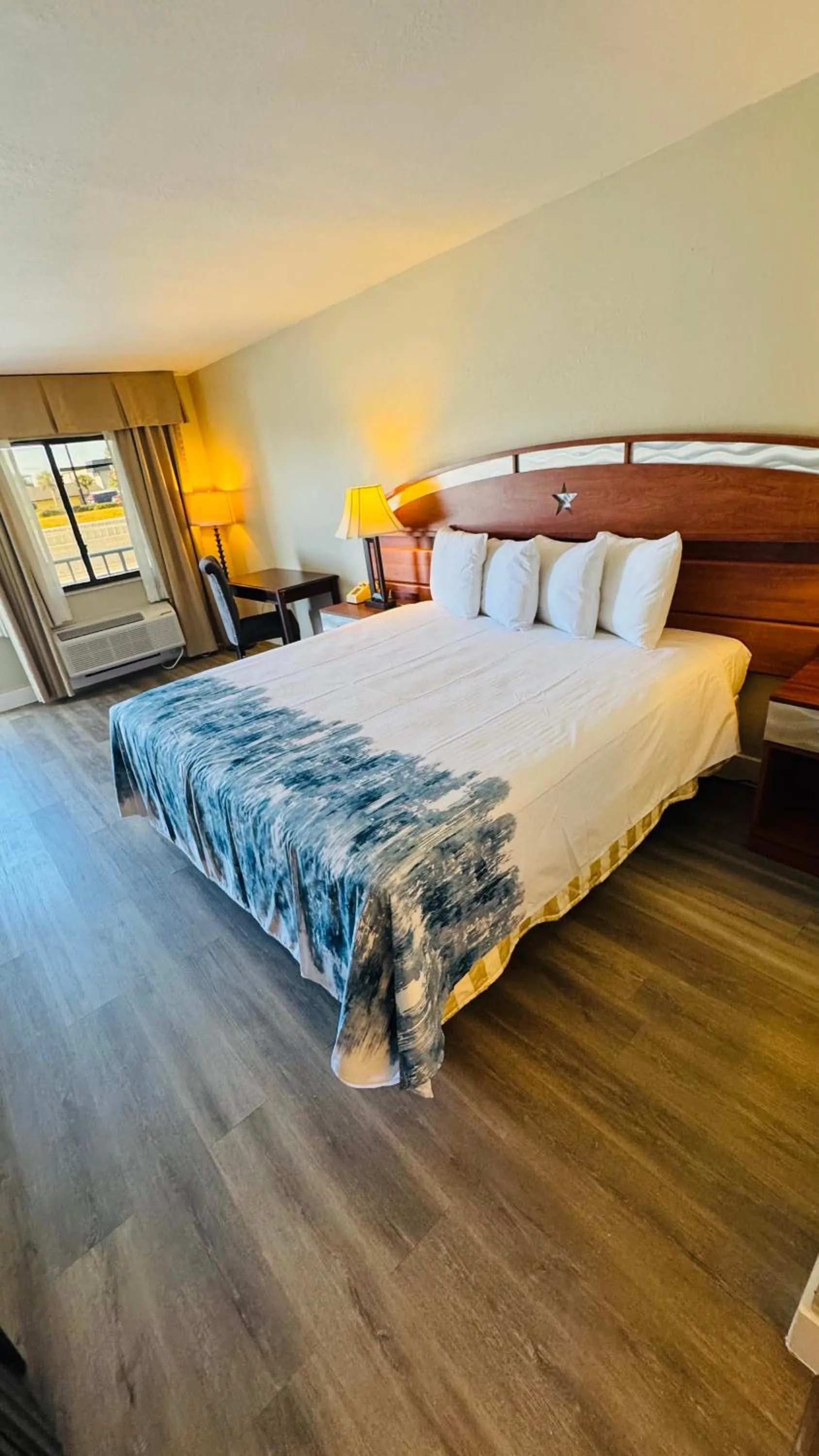 Bedroom, Bed in Hotel Monte Carlo