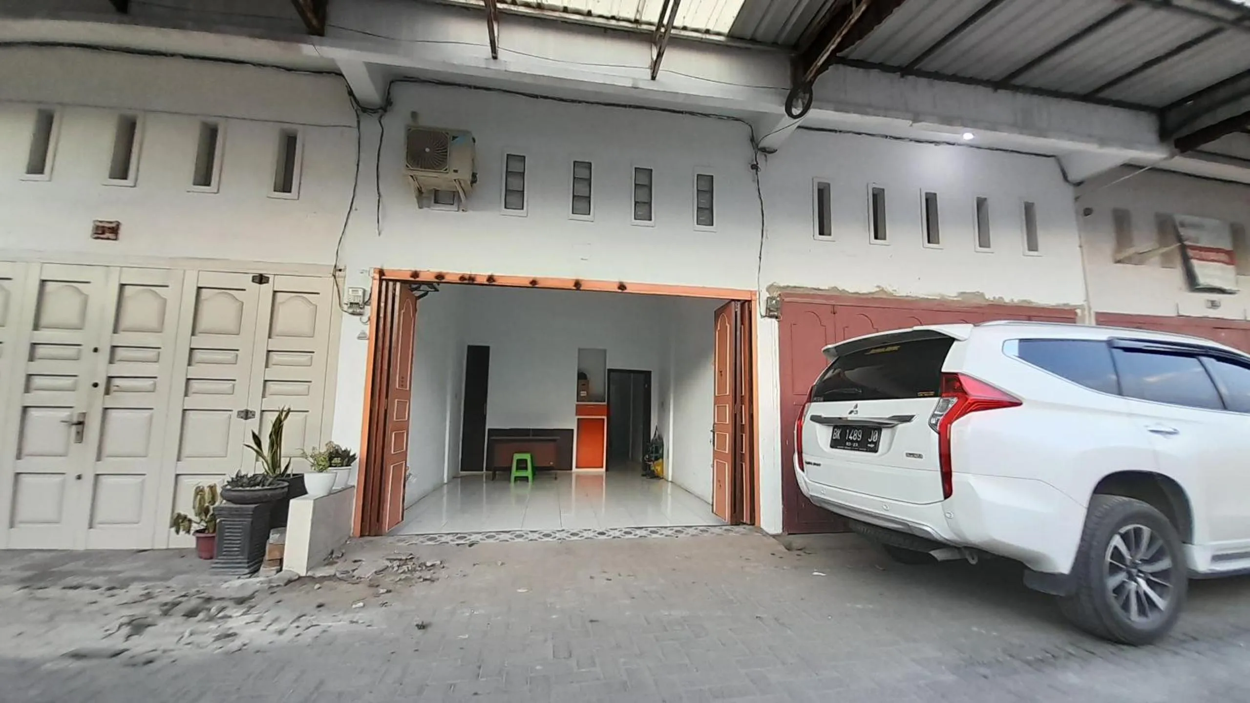 Facade/entrance in Hotel O Family Homestay Syariah