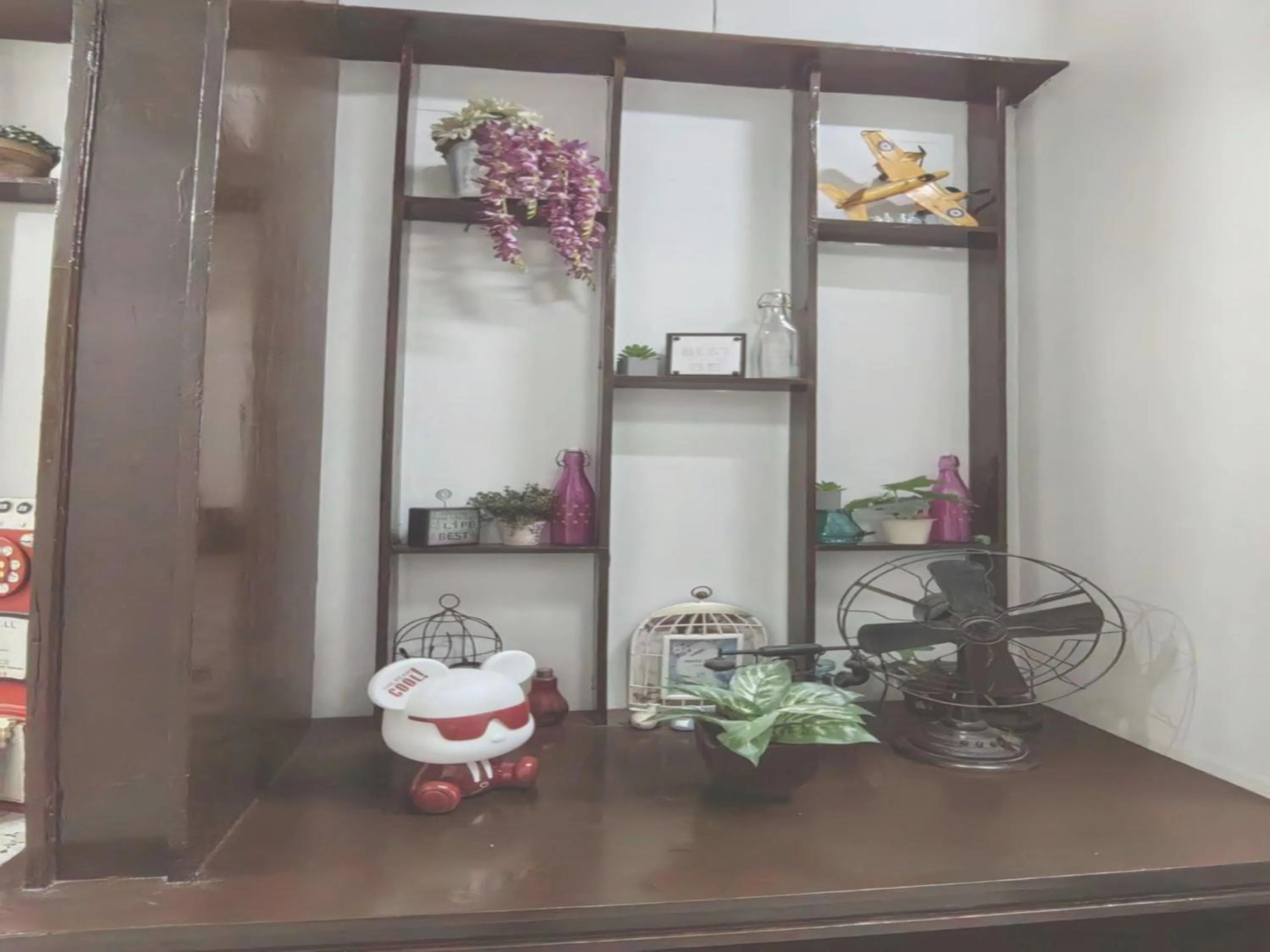 Decorative detail in Nappers Hostel