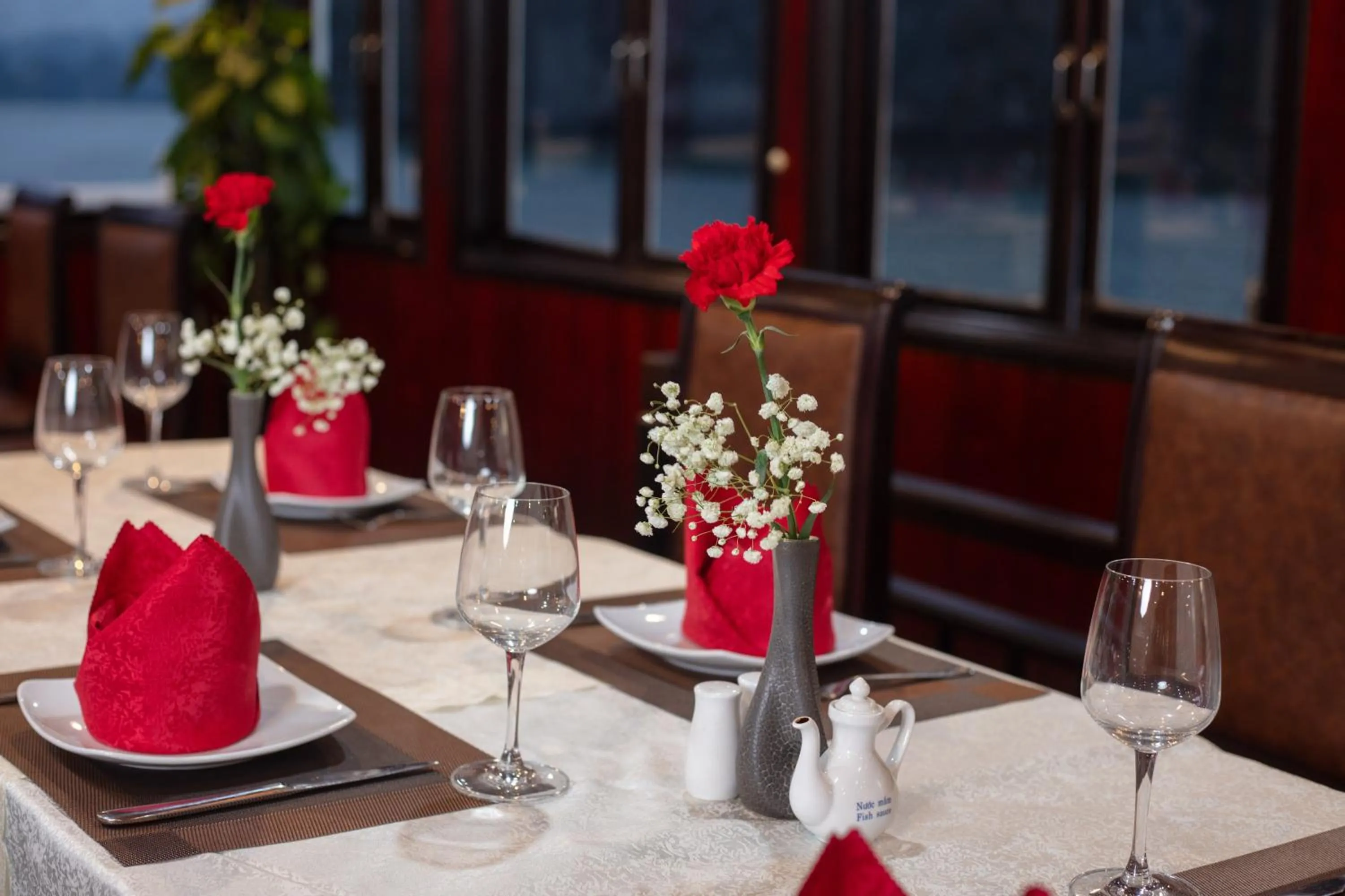 Restaurant/places to eat in Ruby Cruise