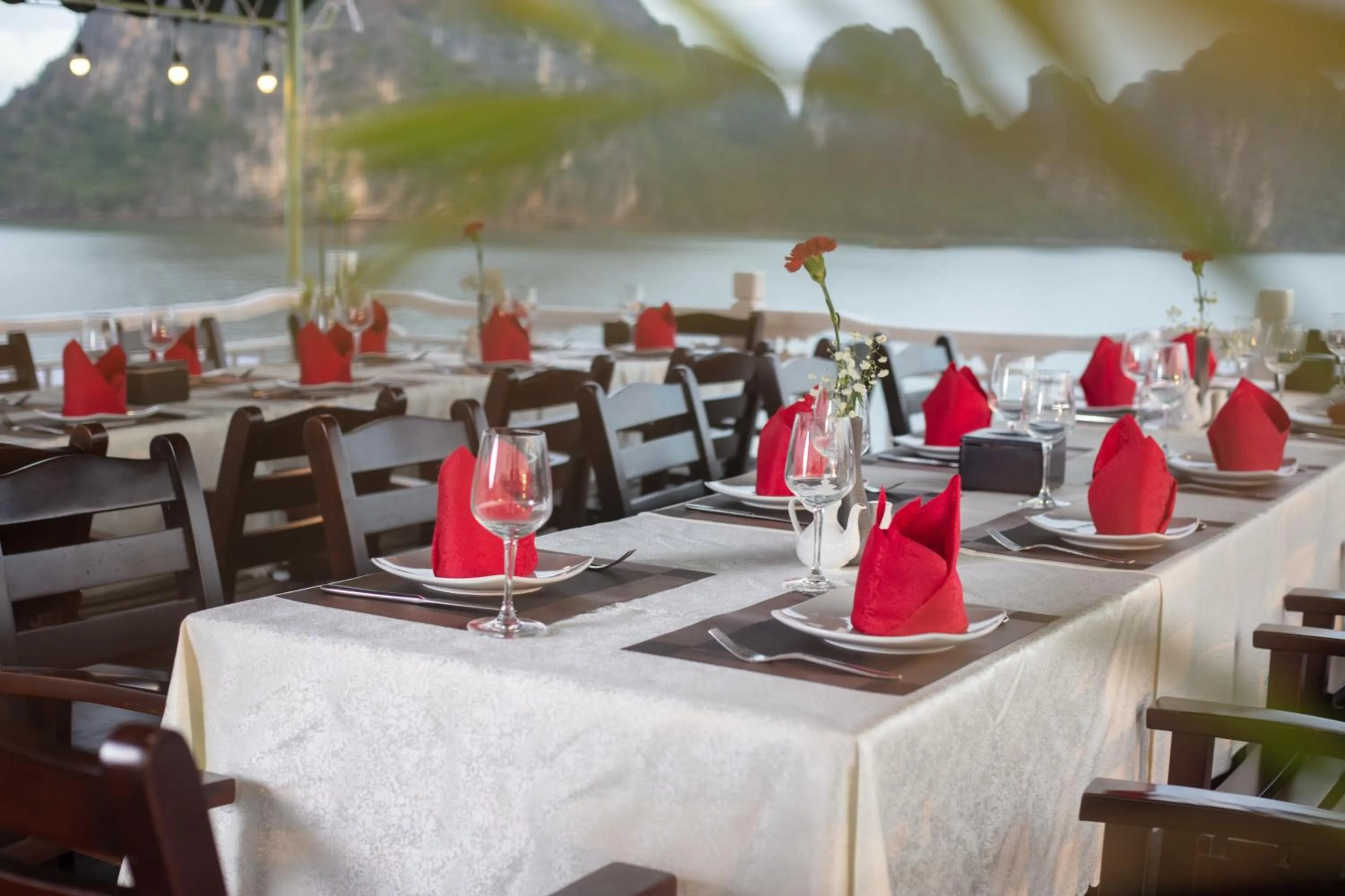 Restaurant/places to eat in Ruby Cruise