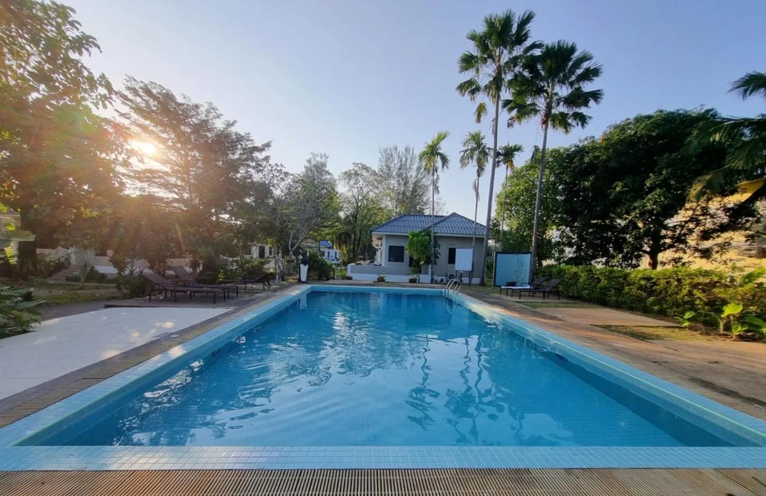 Swimming pool in Isara Nai Yang resort