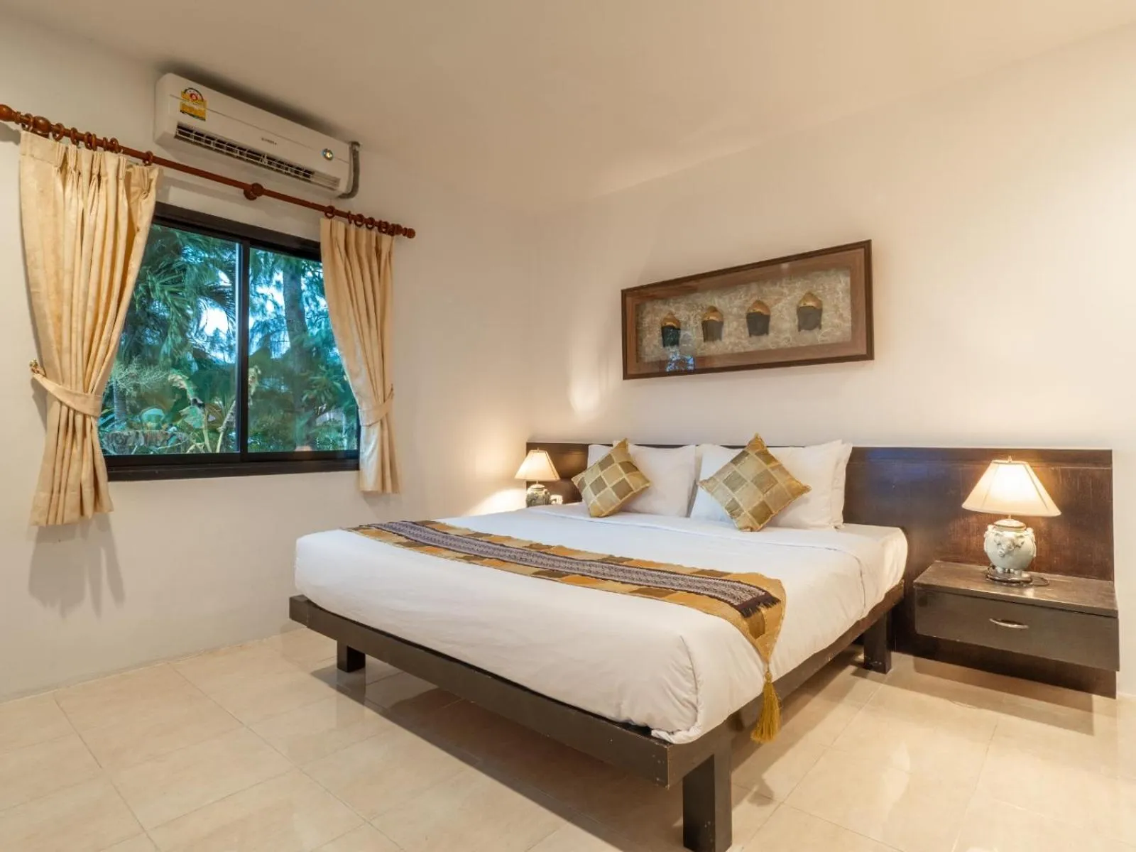 Bed in Isara Nai Yang resort