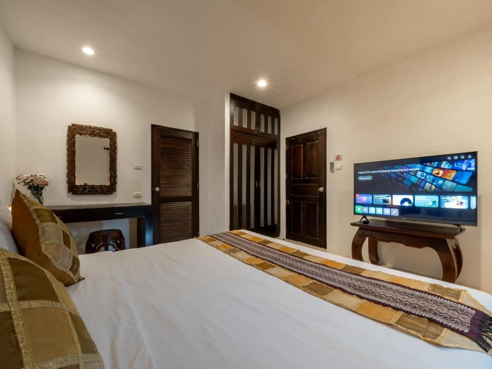 Bed in Isara Nai Yang resort