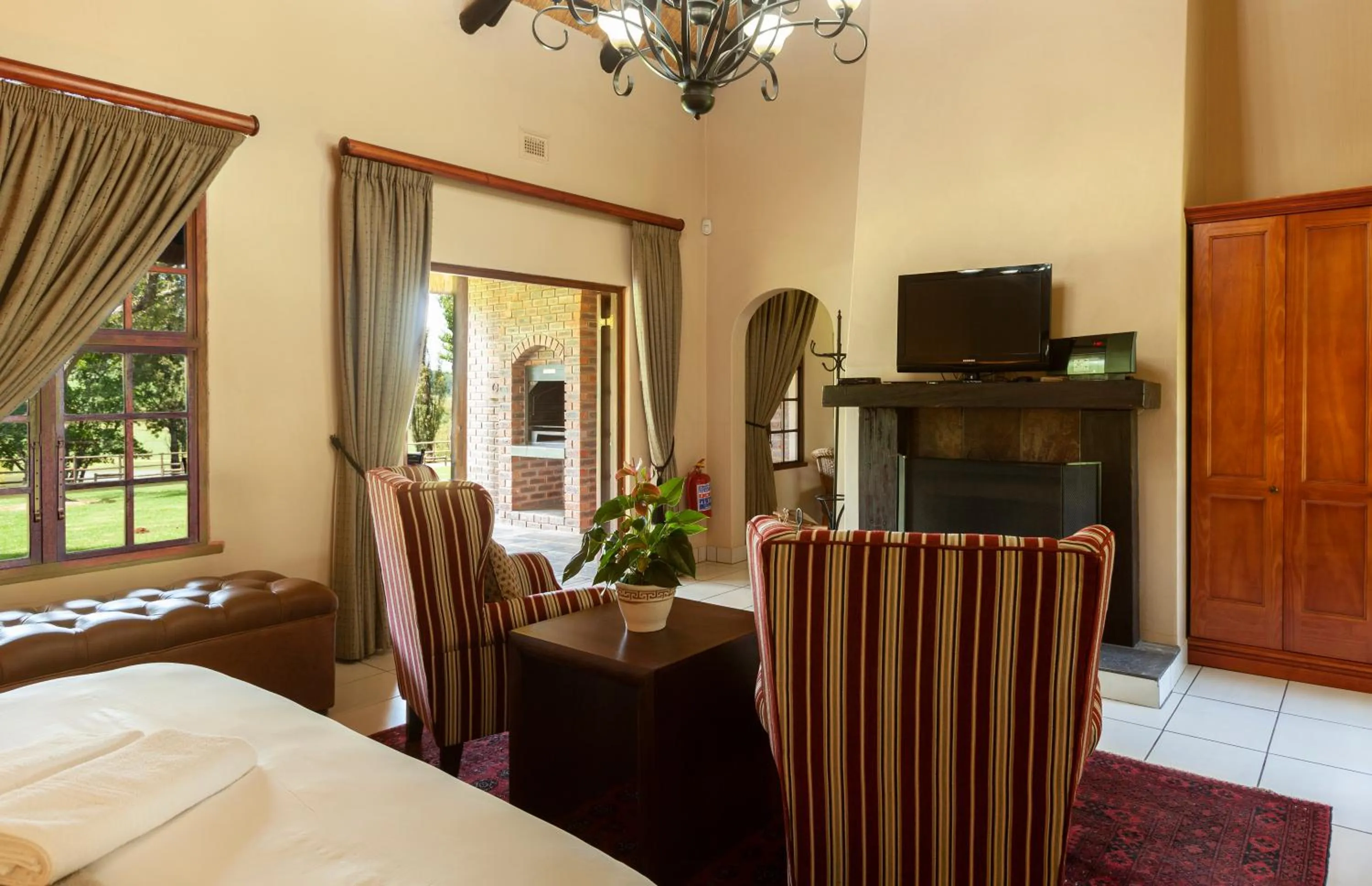 TV and multimedia, Bed in Whispering Waters