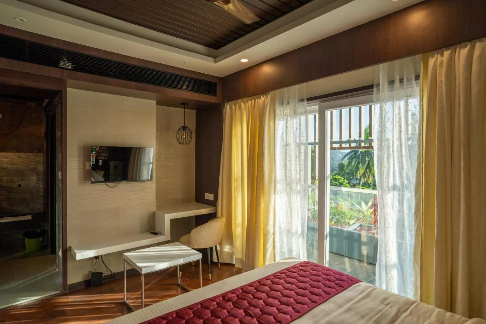 TV and multimedia, Bed in HOTEL BLUE REGENT