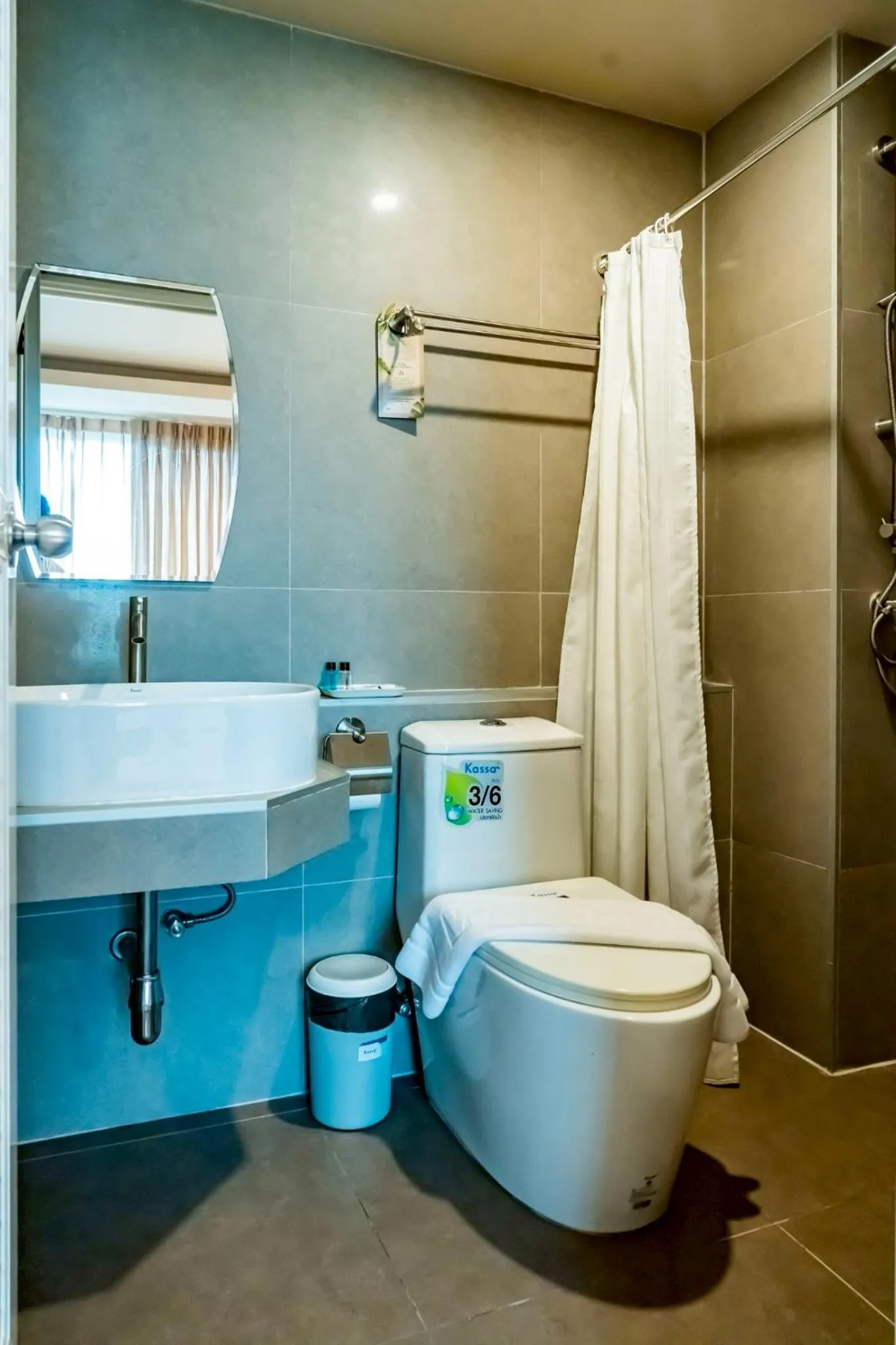 Toilet in Ployburi Boutique Hotel