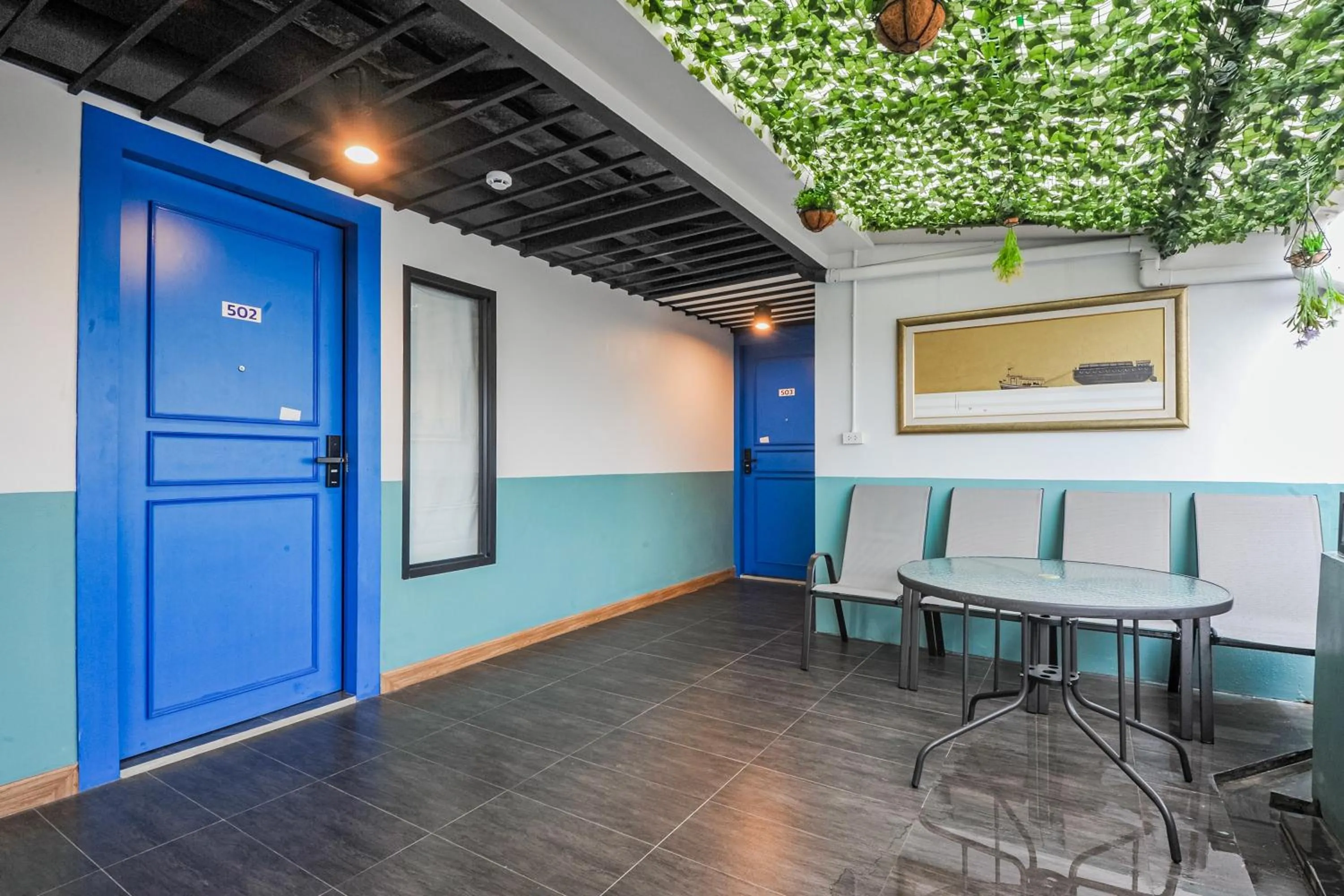 Seating area in Ployburi Boutique Hotel