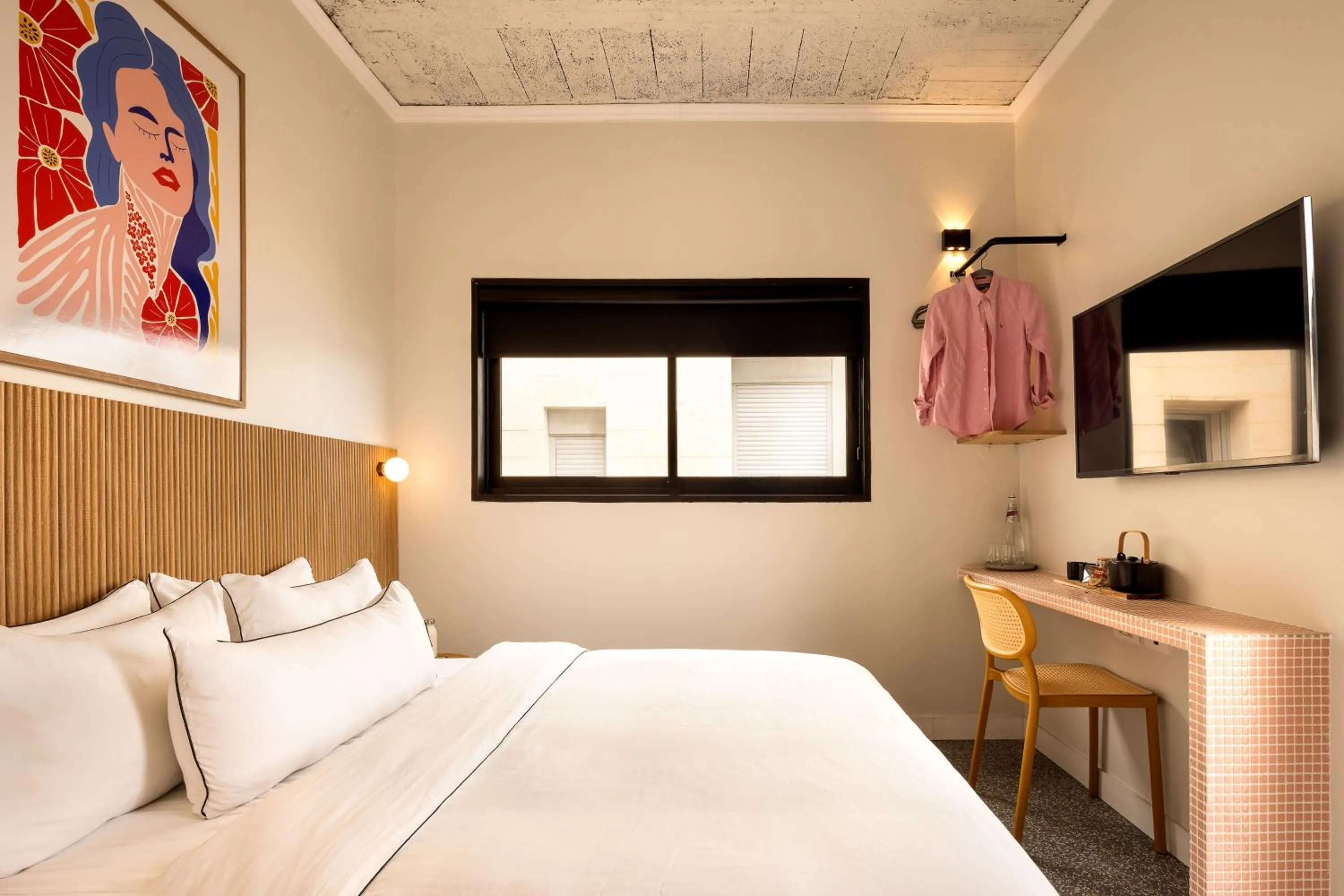 View (from property/room), Bed in Savanna - by Loginn Tel-Avivian hotels