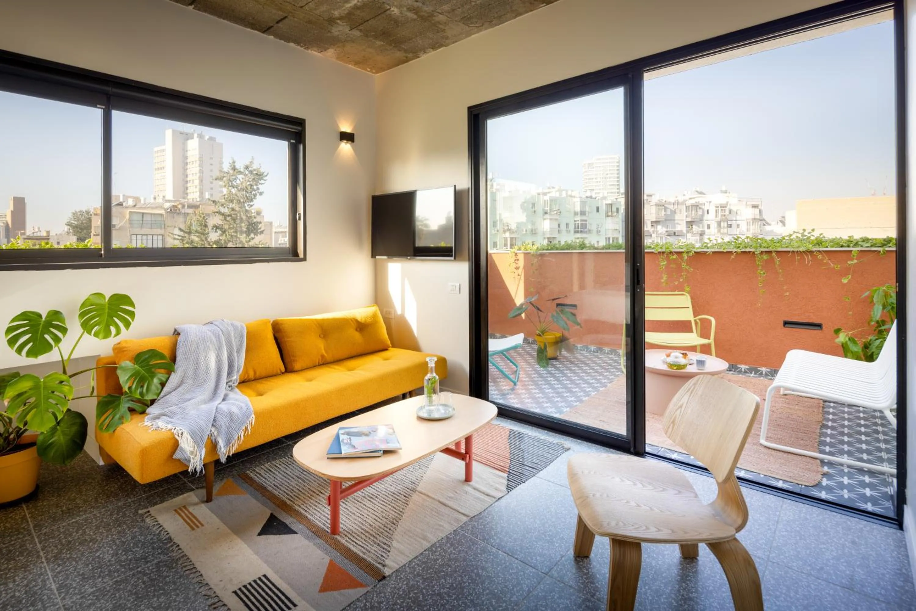 Balcony/Terrace in Savanna - by Loginn Tel-Avivian hotels