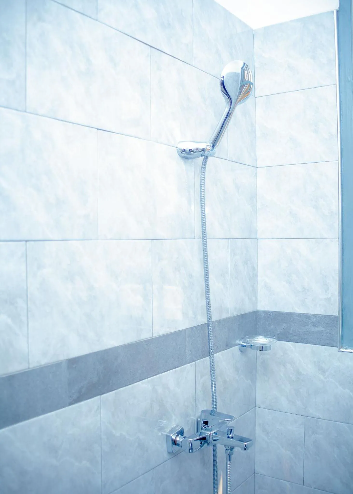 Shower in Teranga Lodge and Restaurant