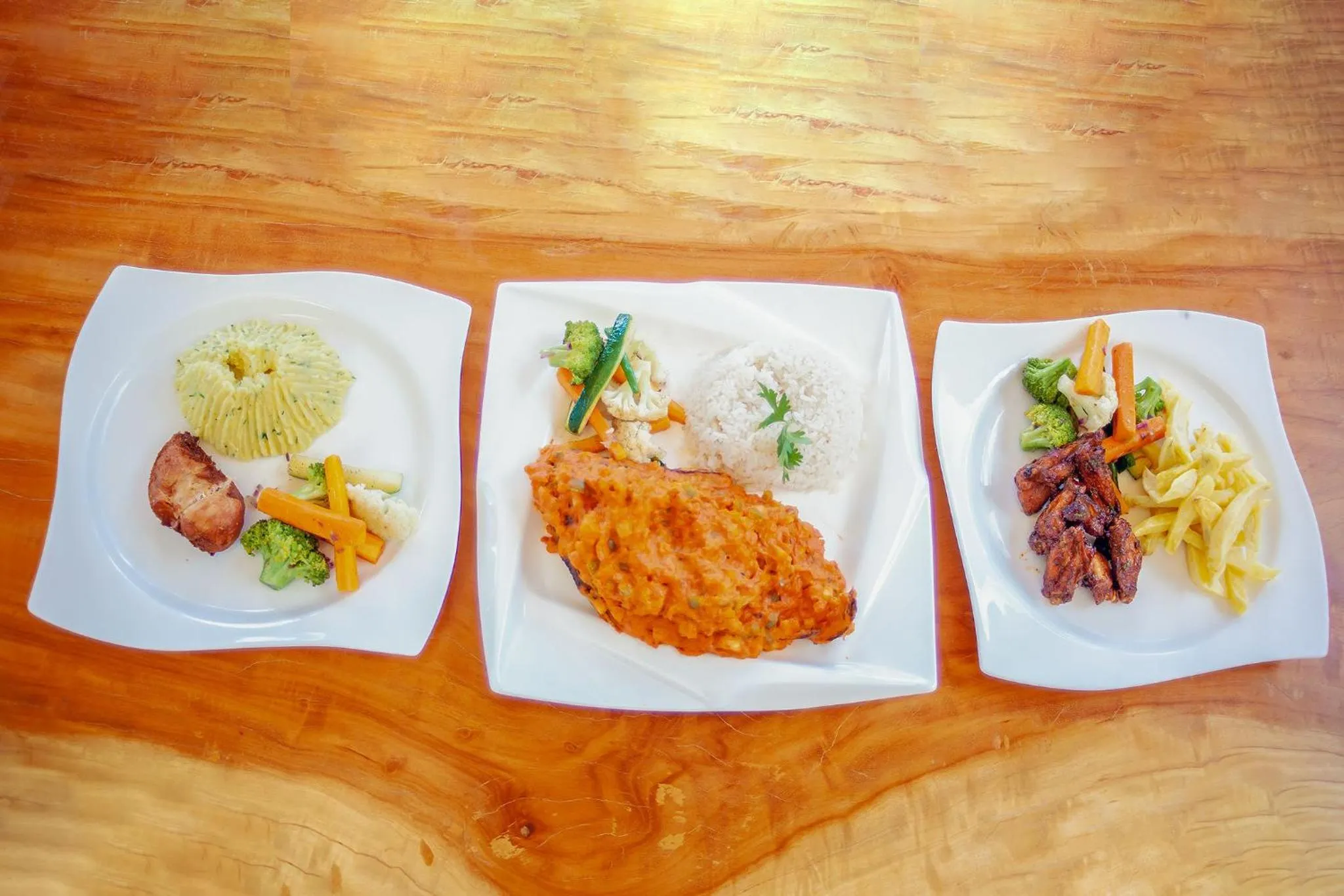 Food and drinks in Teranga Lodge and Restaurant