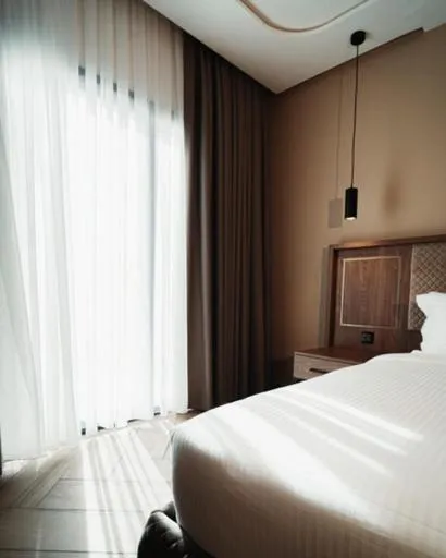 Bedroom, Bed in City Hotel by Waves