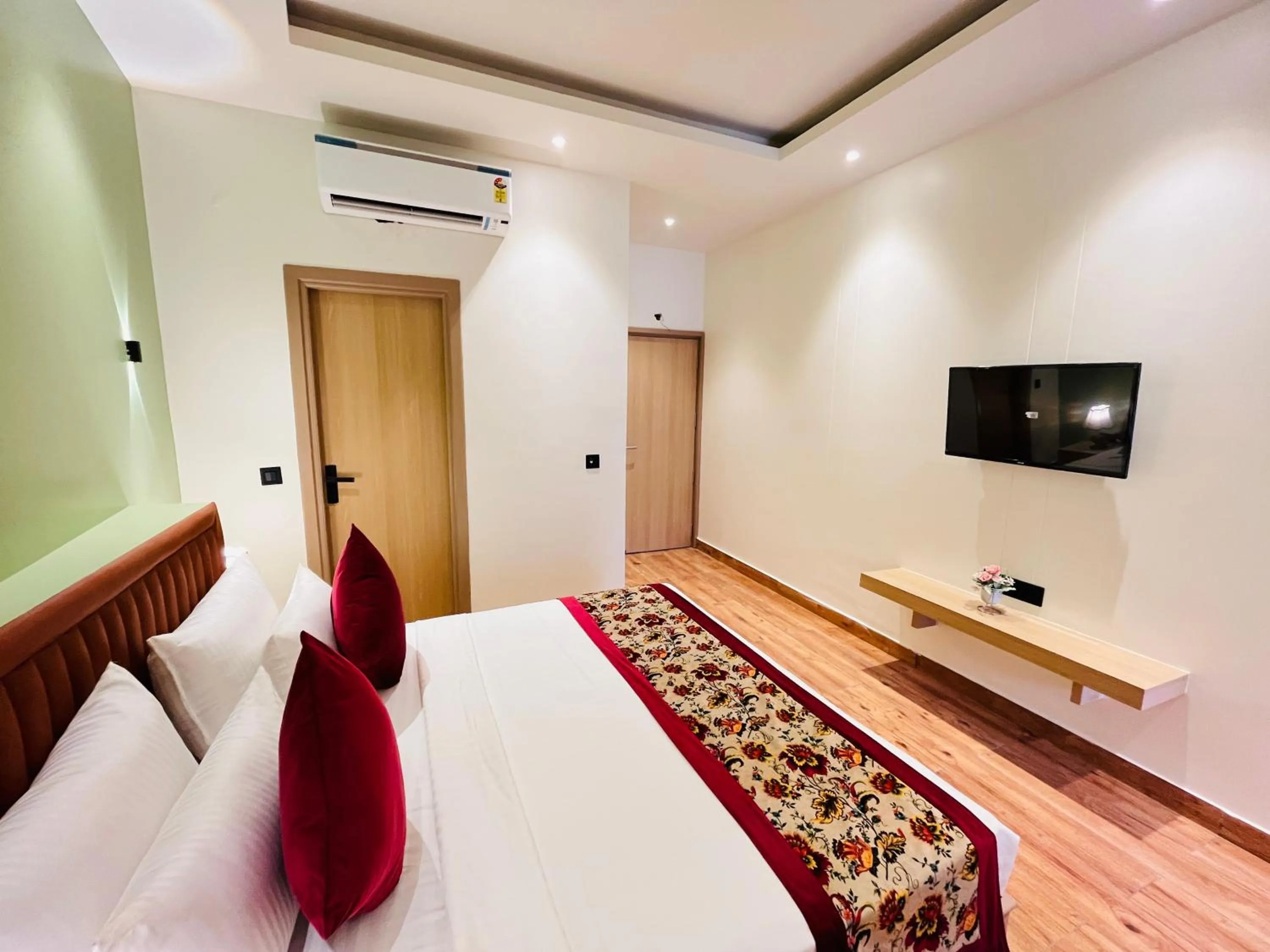 Bed in Hotel IP Swarn near Anand Vihar Vaishali Ghaziabad