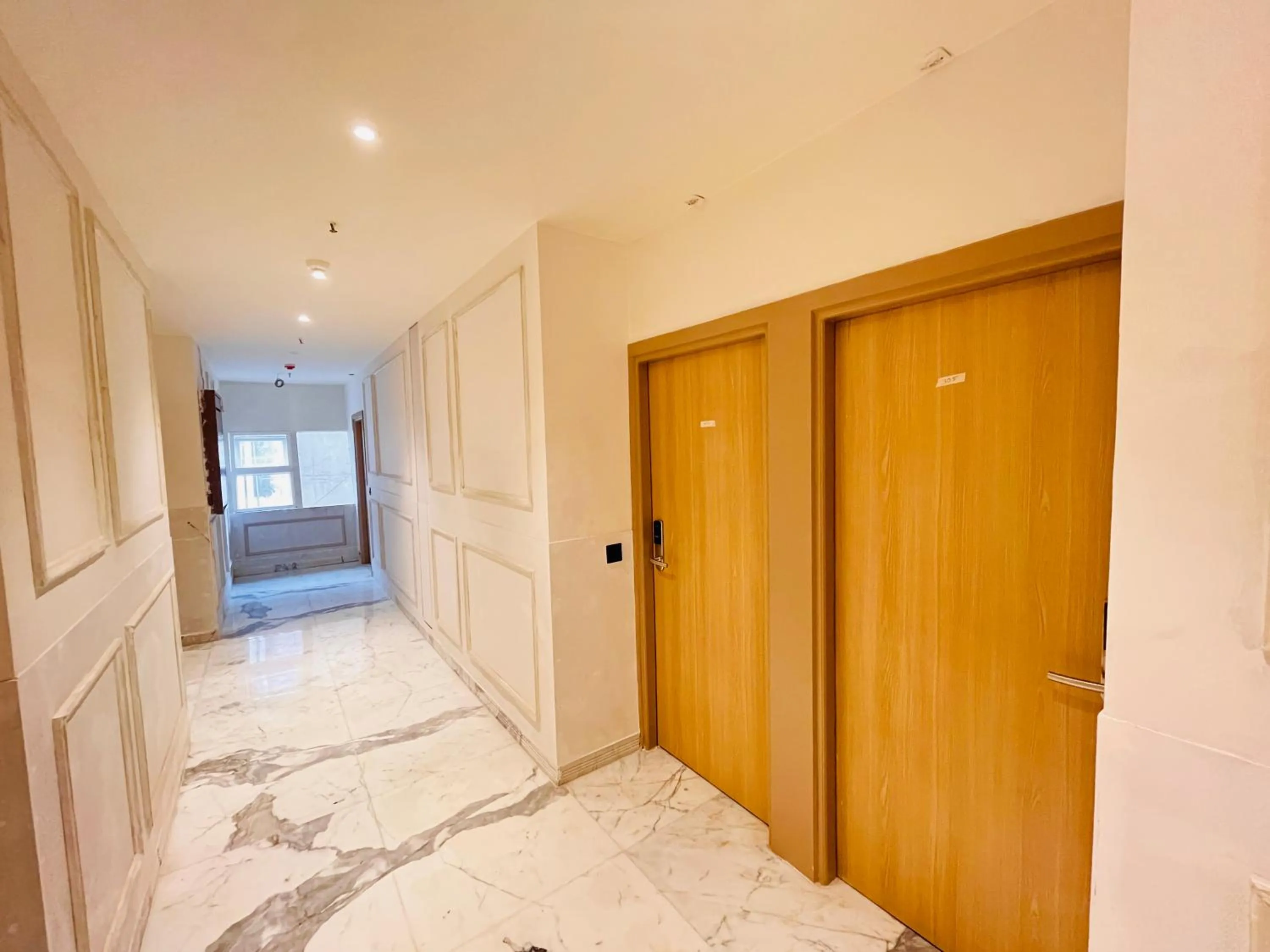 Property building, Bed in Hotel IP Swarn near Anand Vihar Vaishali Ghaziabad