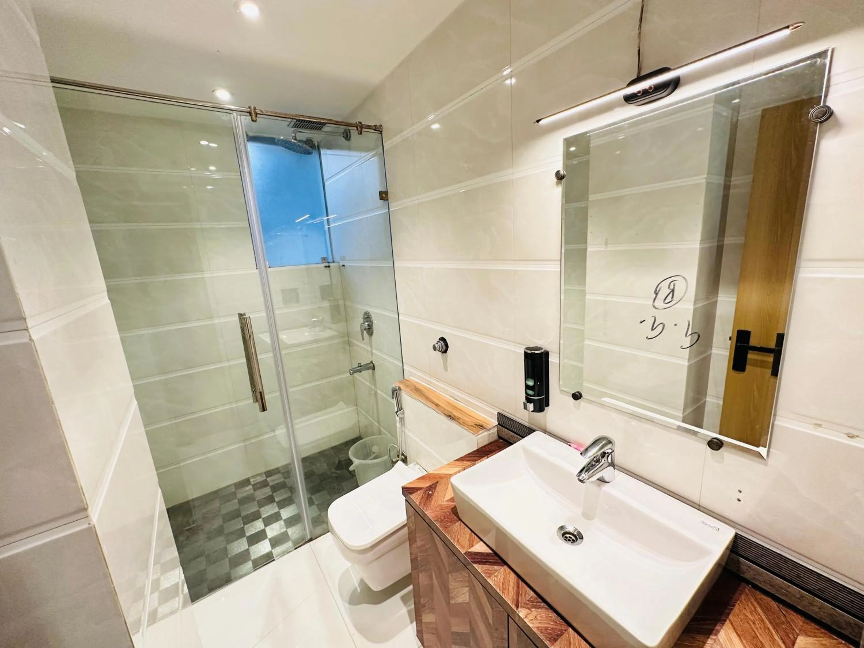 Shower in Hotel IP Swarn near Anand Vihar Vaishali Ghaziabad