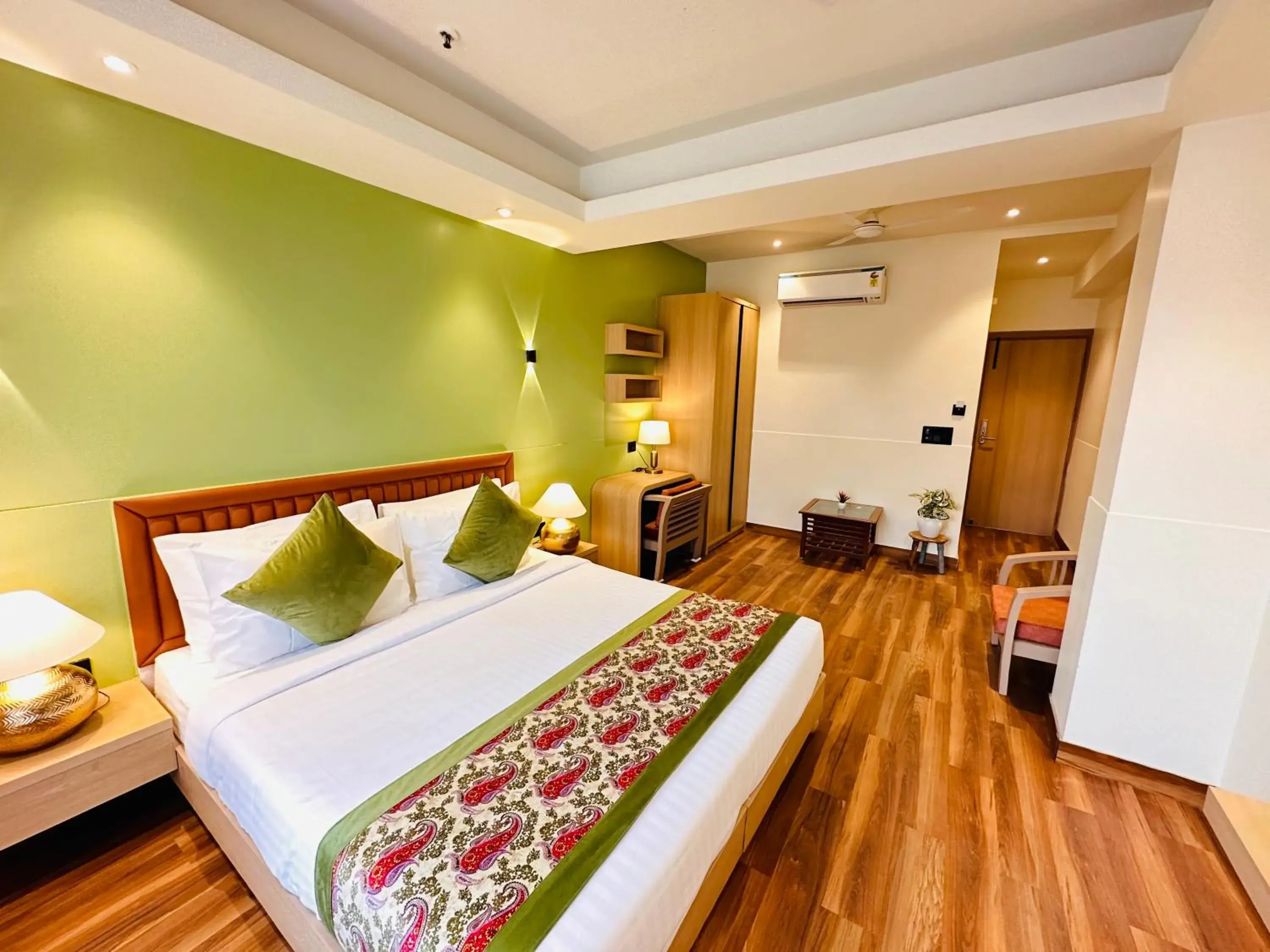Hotel IP Swarn near Anand Vihar Vaishali Ghaziabad Hotel IP Swarn near Anand Vihar Vaishali Ghaziabad