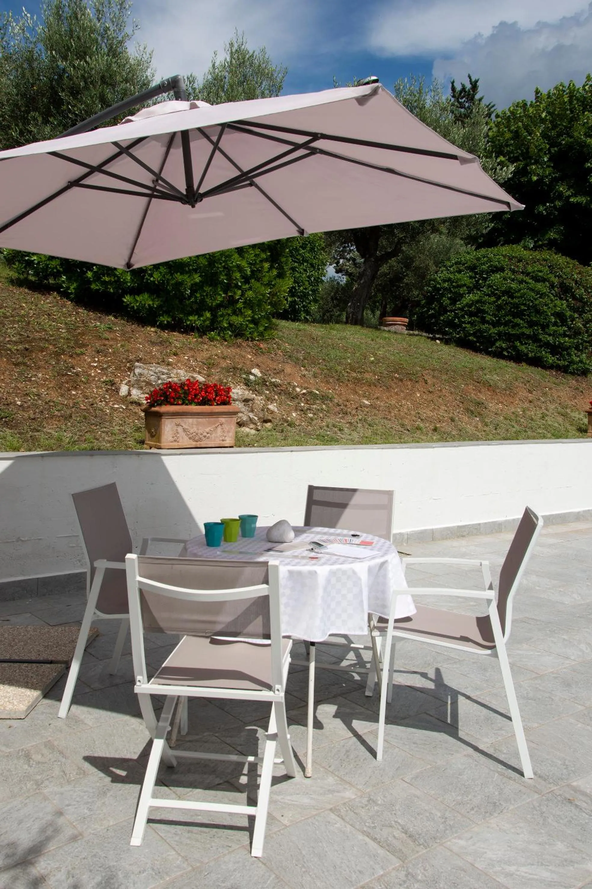 Patio in Bed and Breakfast Albe