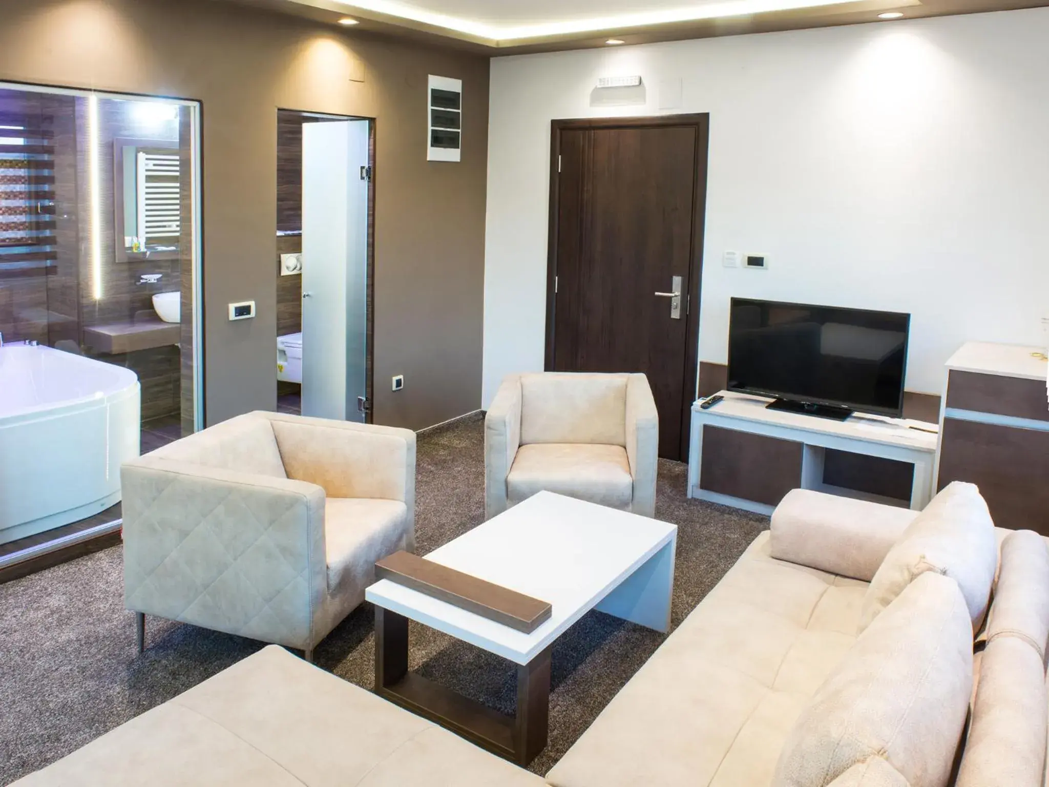 Deluxe Double Room with Balcony in Hotel & Restaurant Ponte Bianco Deluxe Double Room with Balcony in Hotel & Restaurant Ponte Bianco