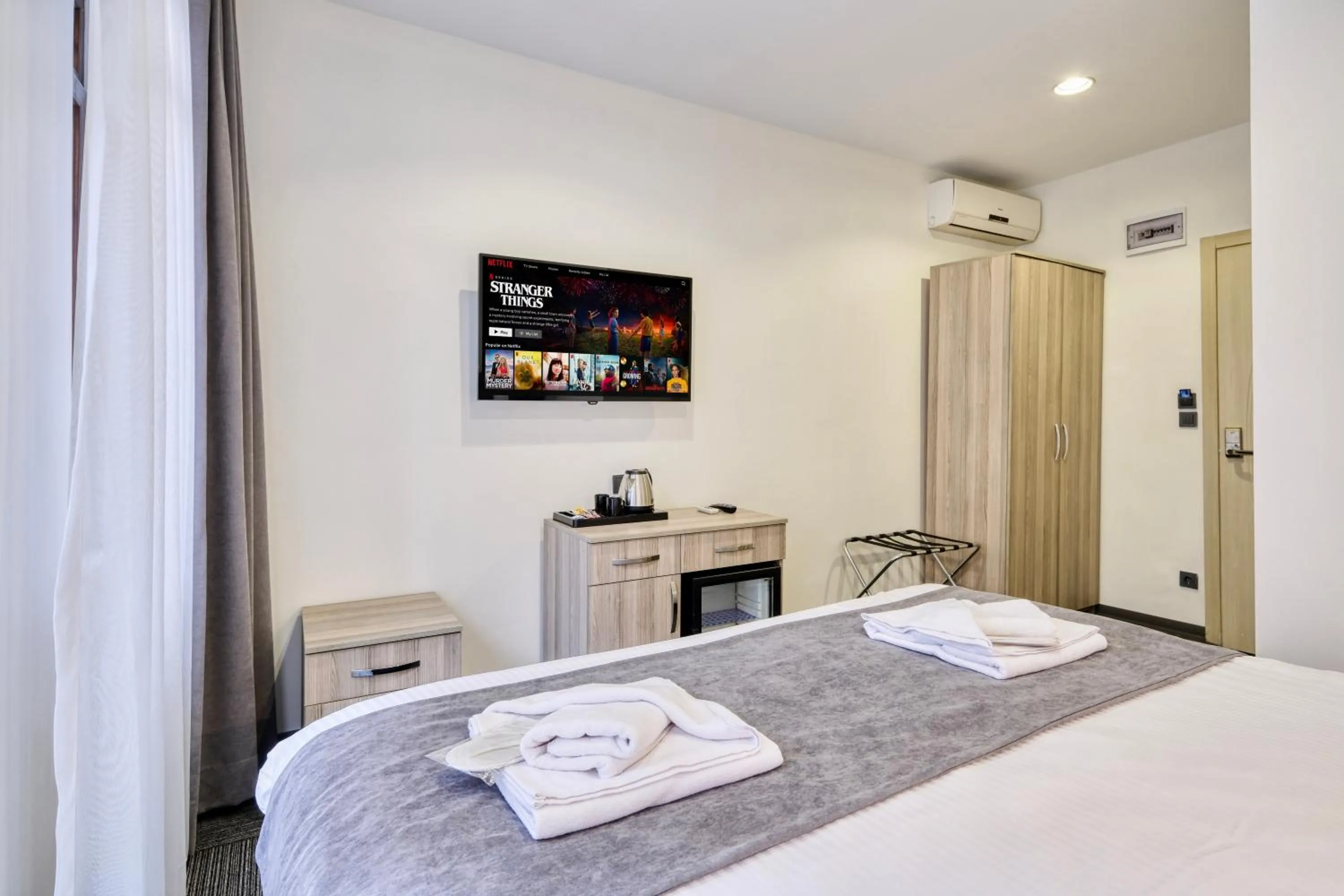 Photo of the whole room in Hub Inn Pera