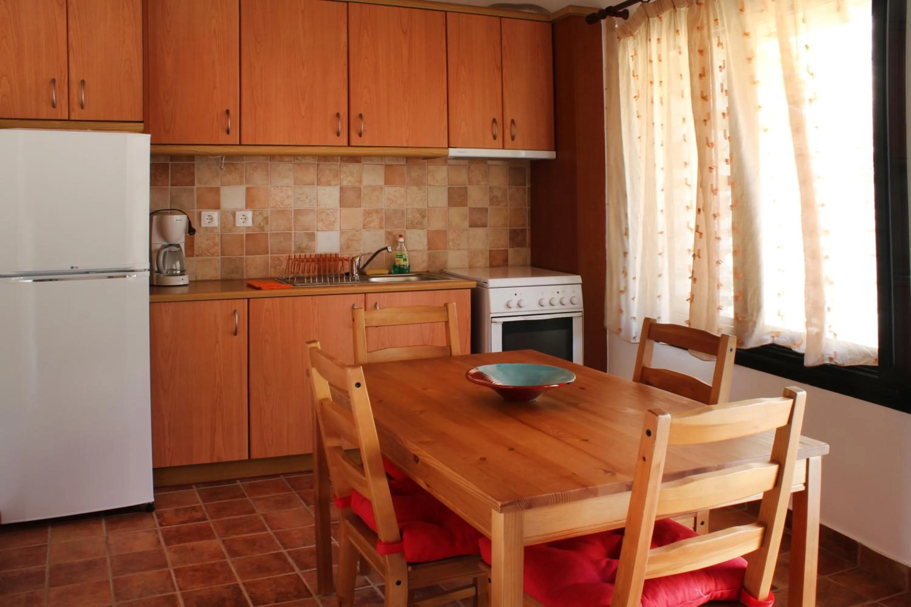 Ikaria Utopia - Cusco Studios