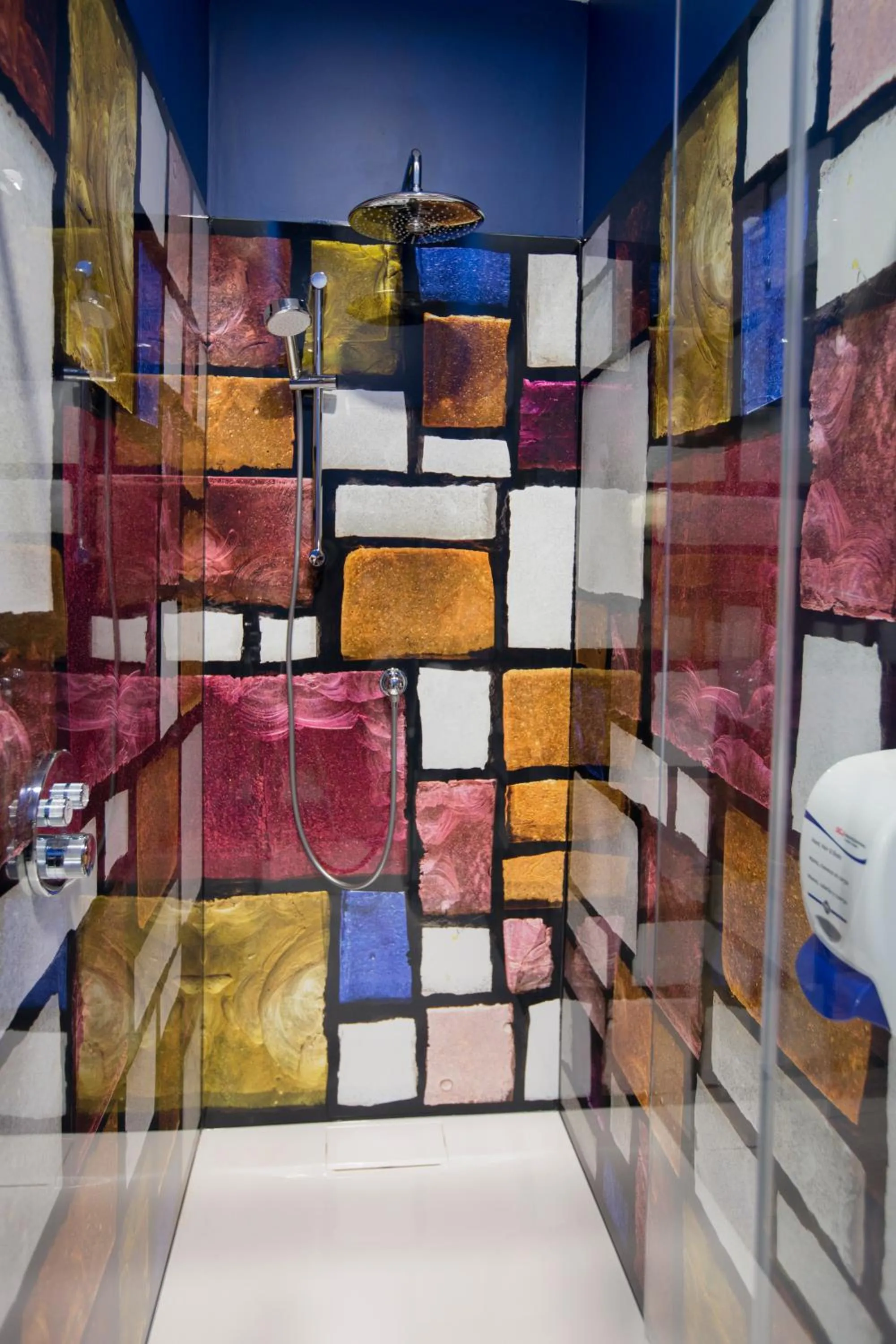 Bathroom in Le Saint-Crème, Alma