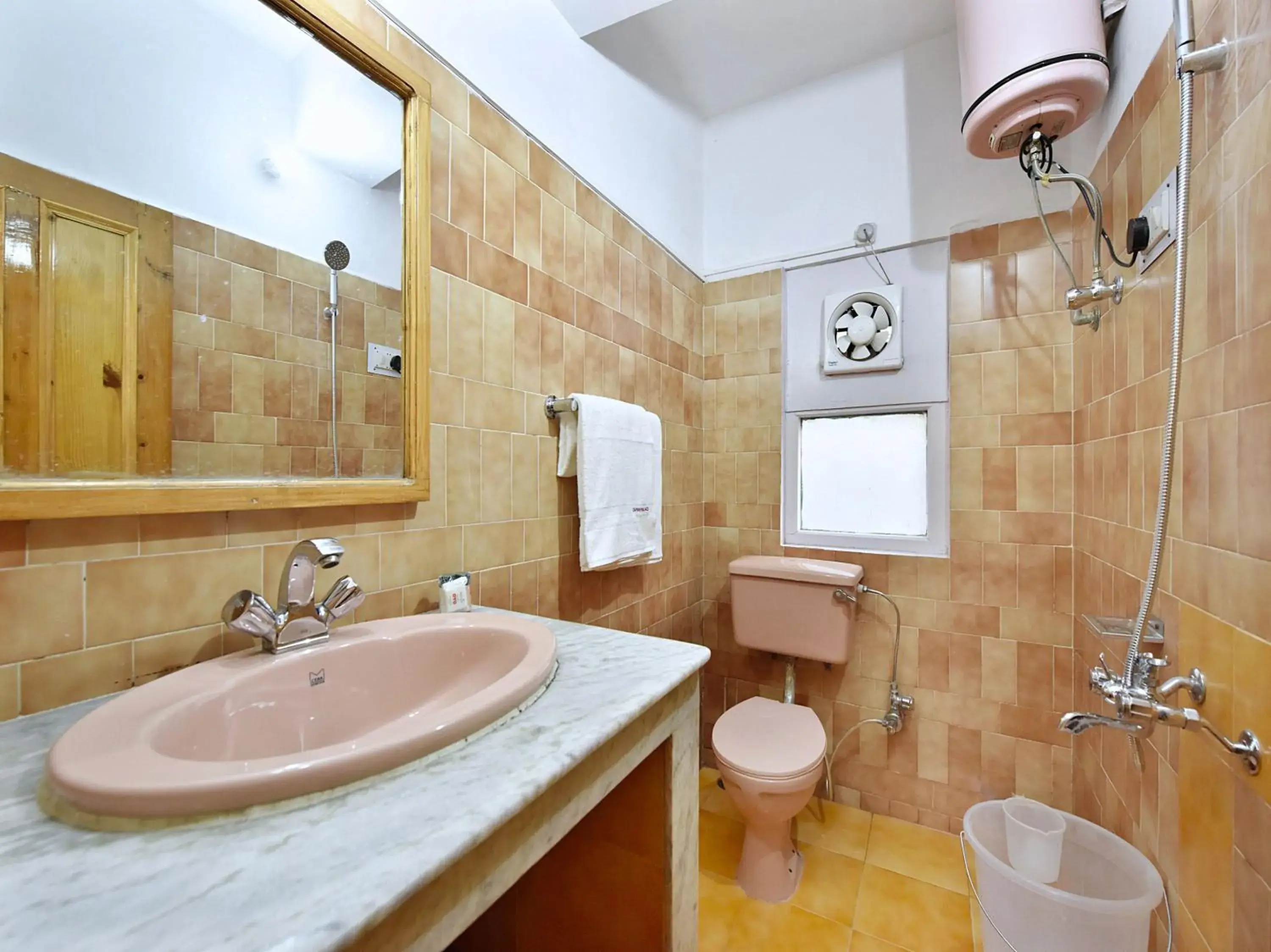 Bathroom in Hotel Chaman Palace Bathroom in Hotel Chaman Palace