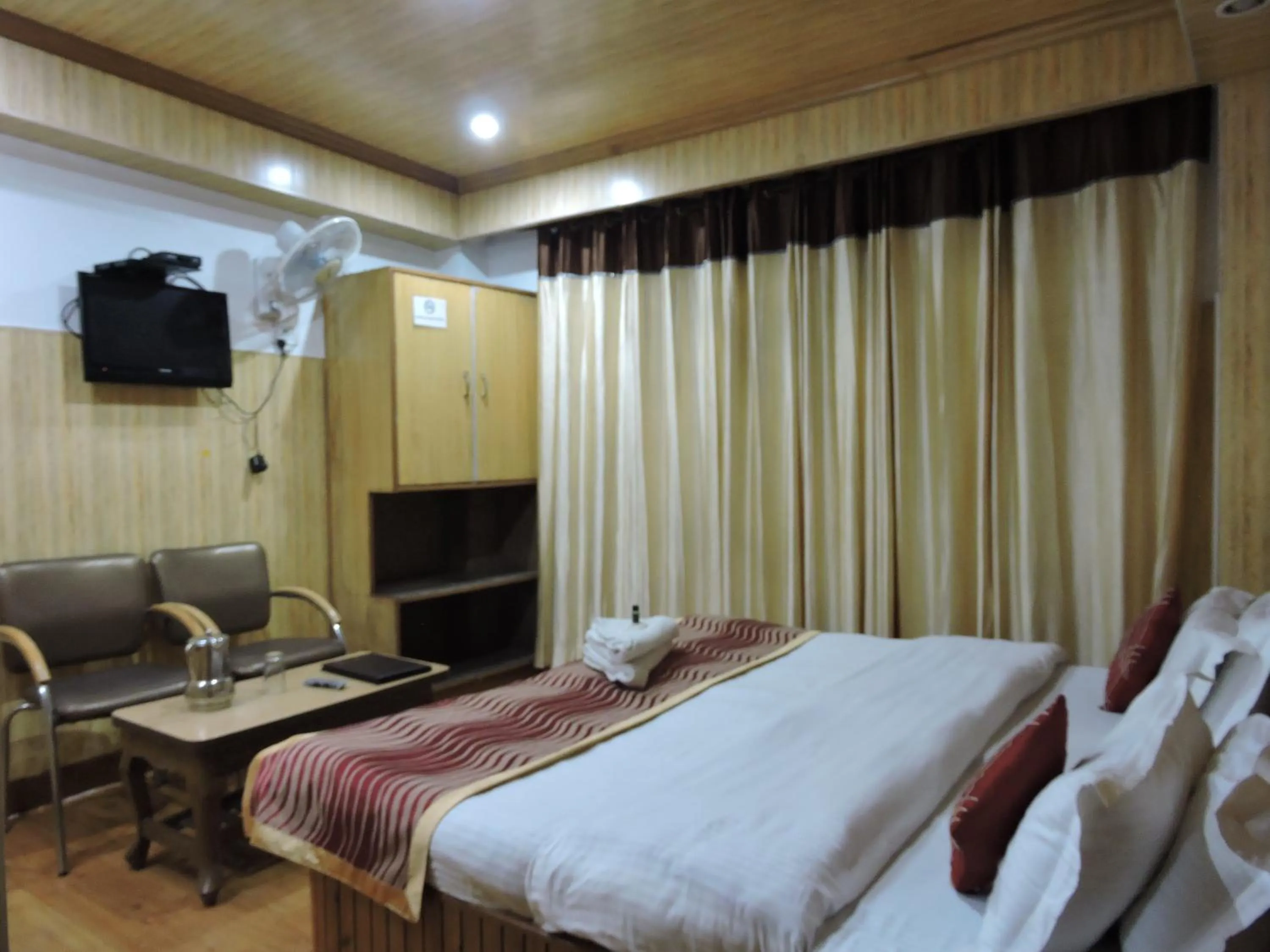 Photo of the whole room, Bed in Hotel Chaman Palace