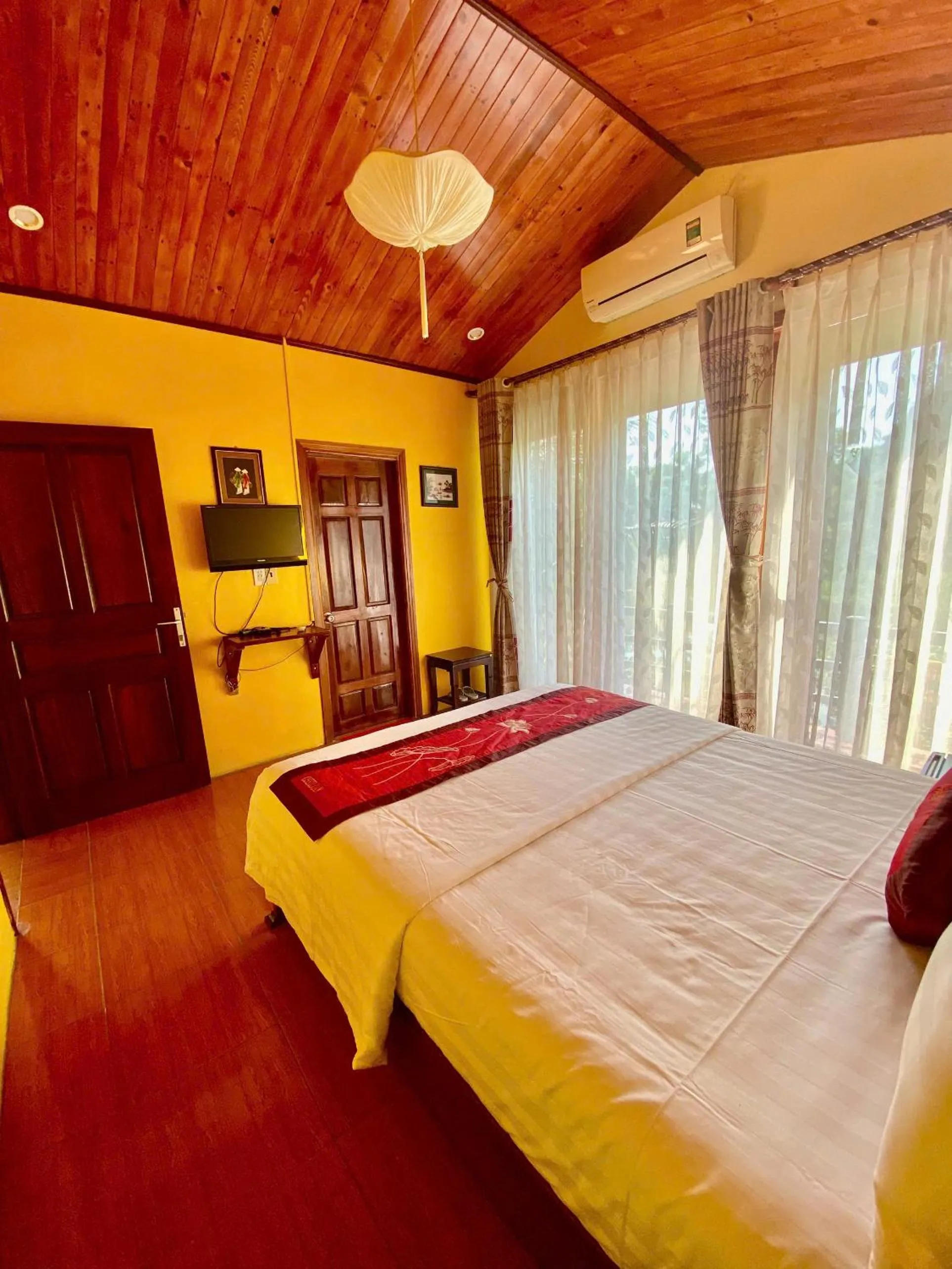 Bedroom, Bed in Chez Loan Hotel