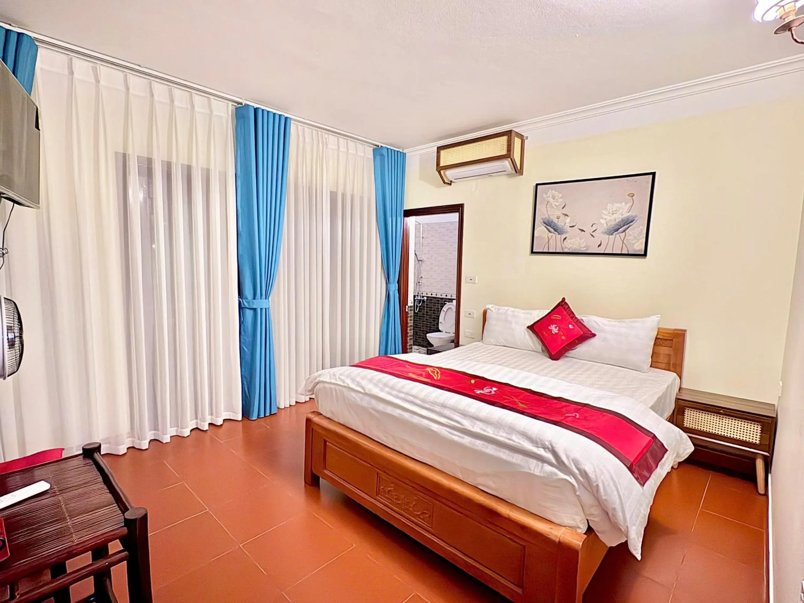 Bed in Chez Loan Hotel