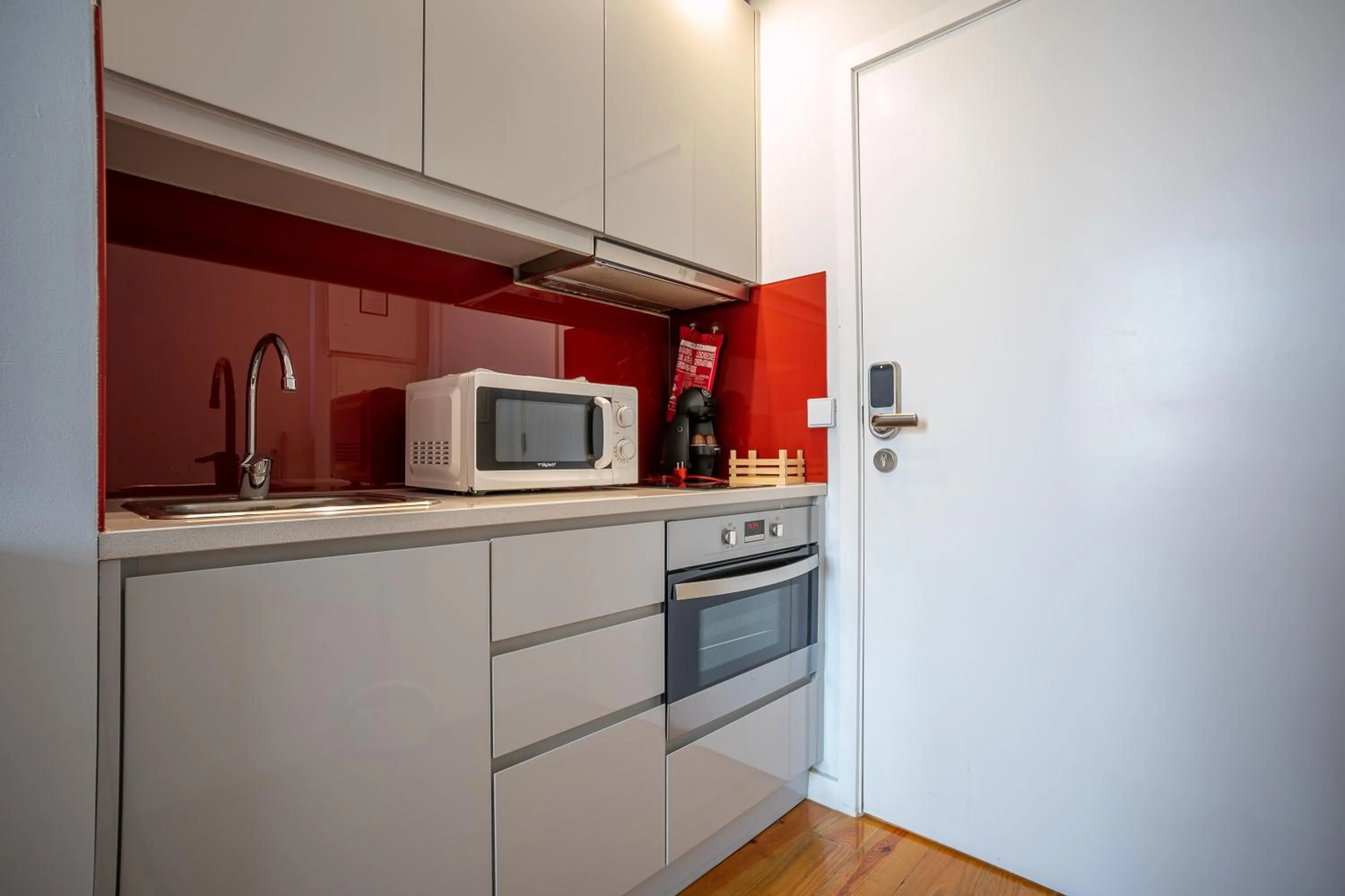 Kitchen or kitchenette in Oporto Trendy Apartments