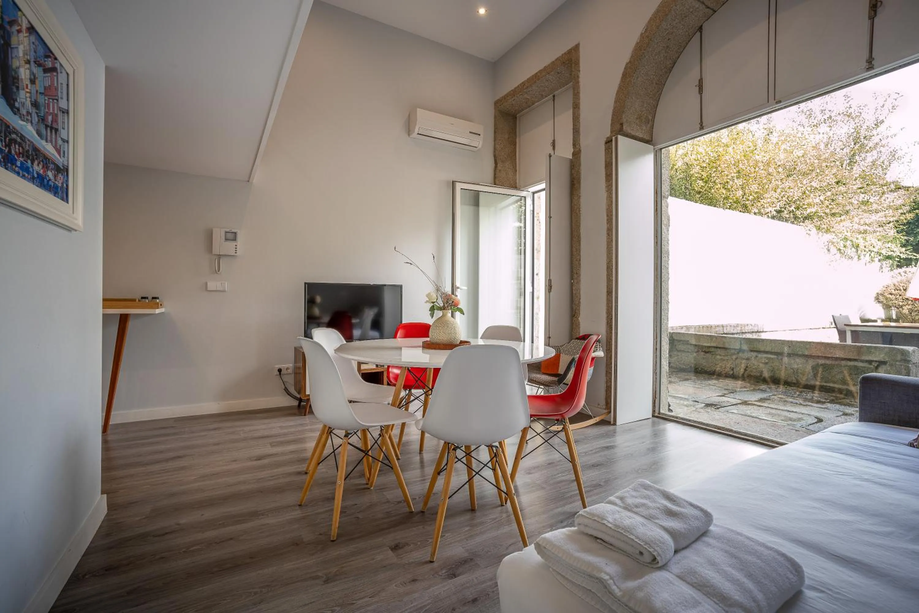 View (from property/room), Bed in Oporto Trendy Apartments