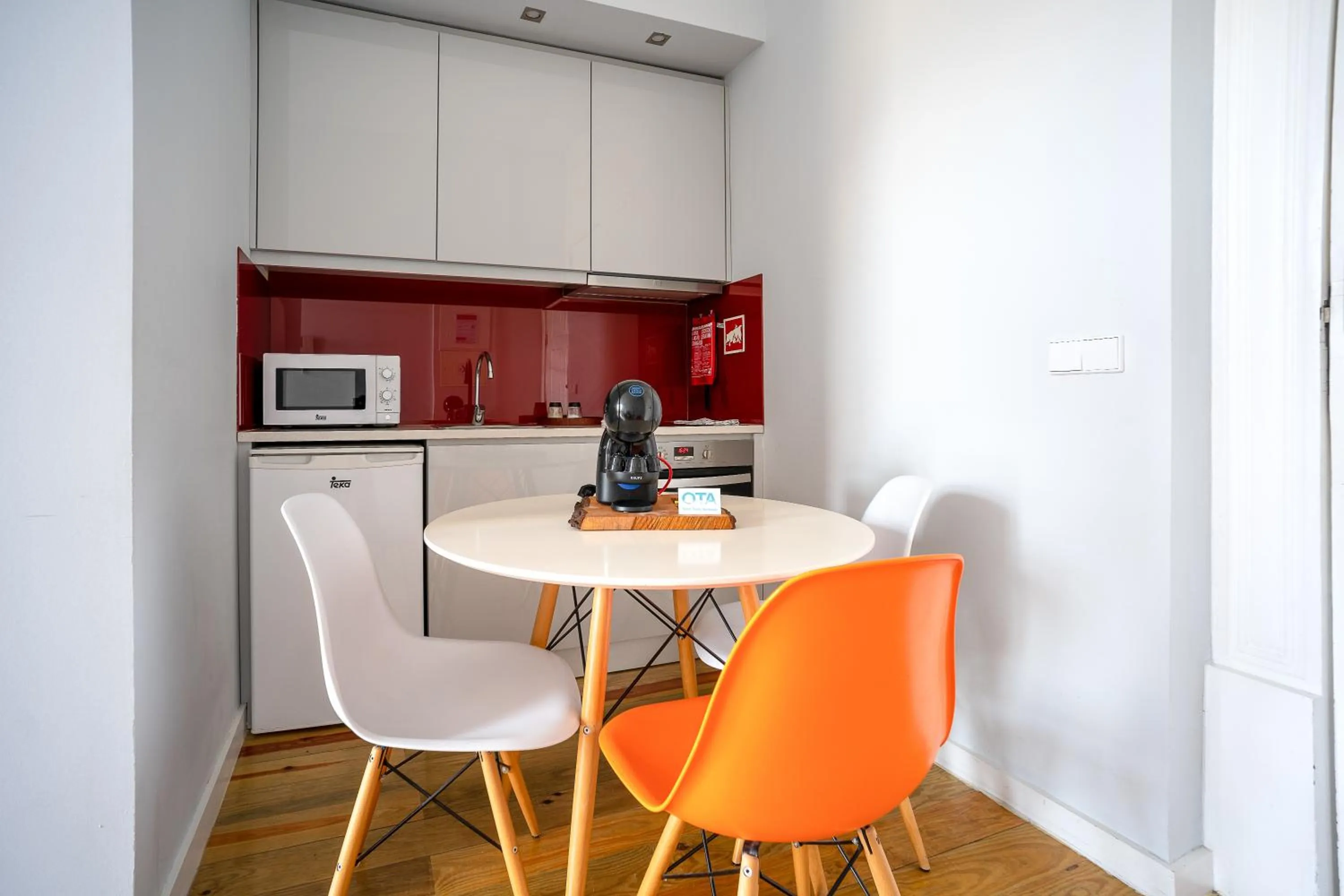 Kitchen or kitchenette in Oporto Trendy Apartments