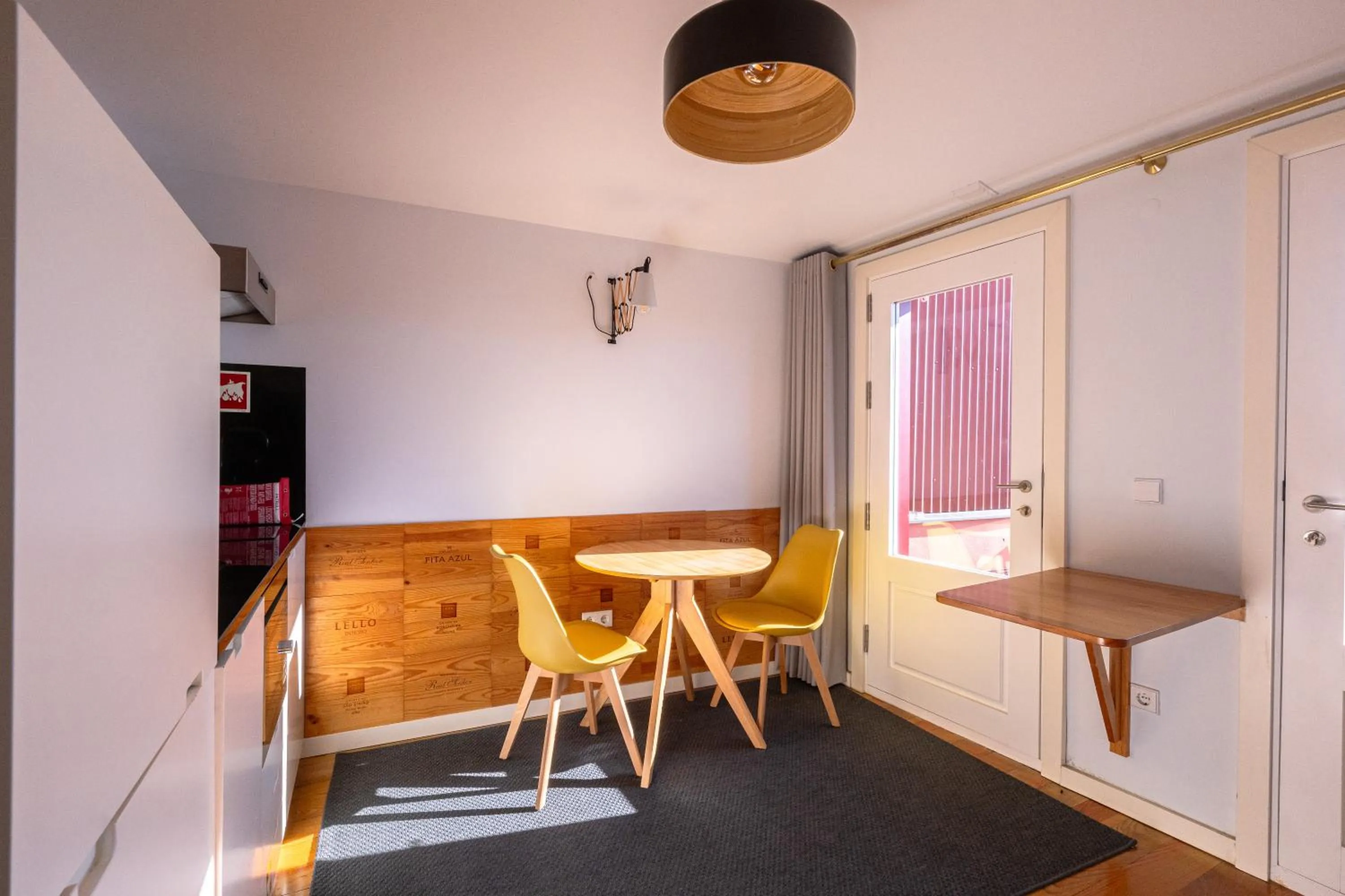 Kitchen or kitchenette in Oporto Trendy Apartments