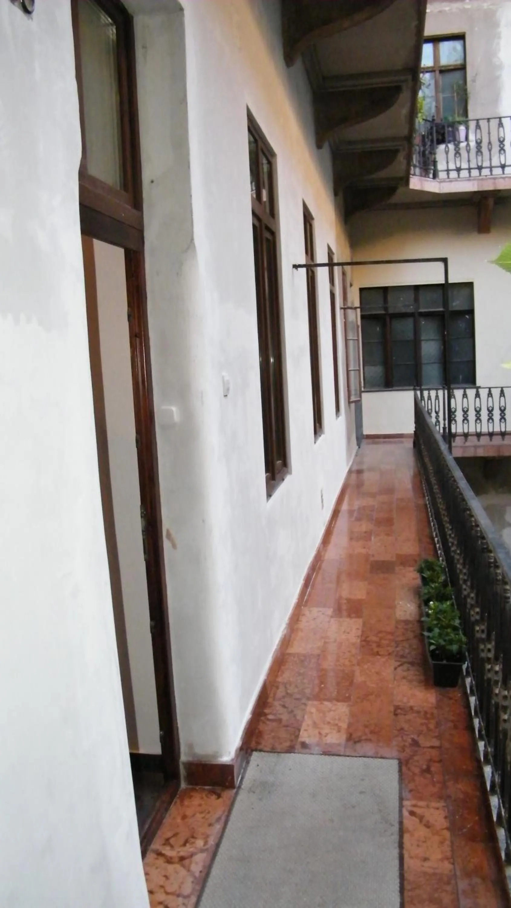 Balcony/Terrace in Central King Apartment