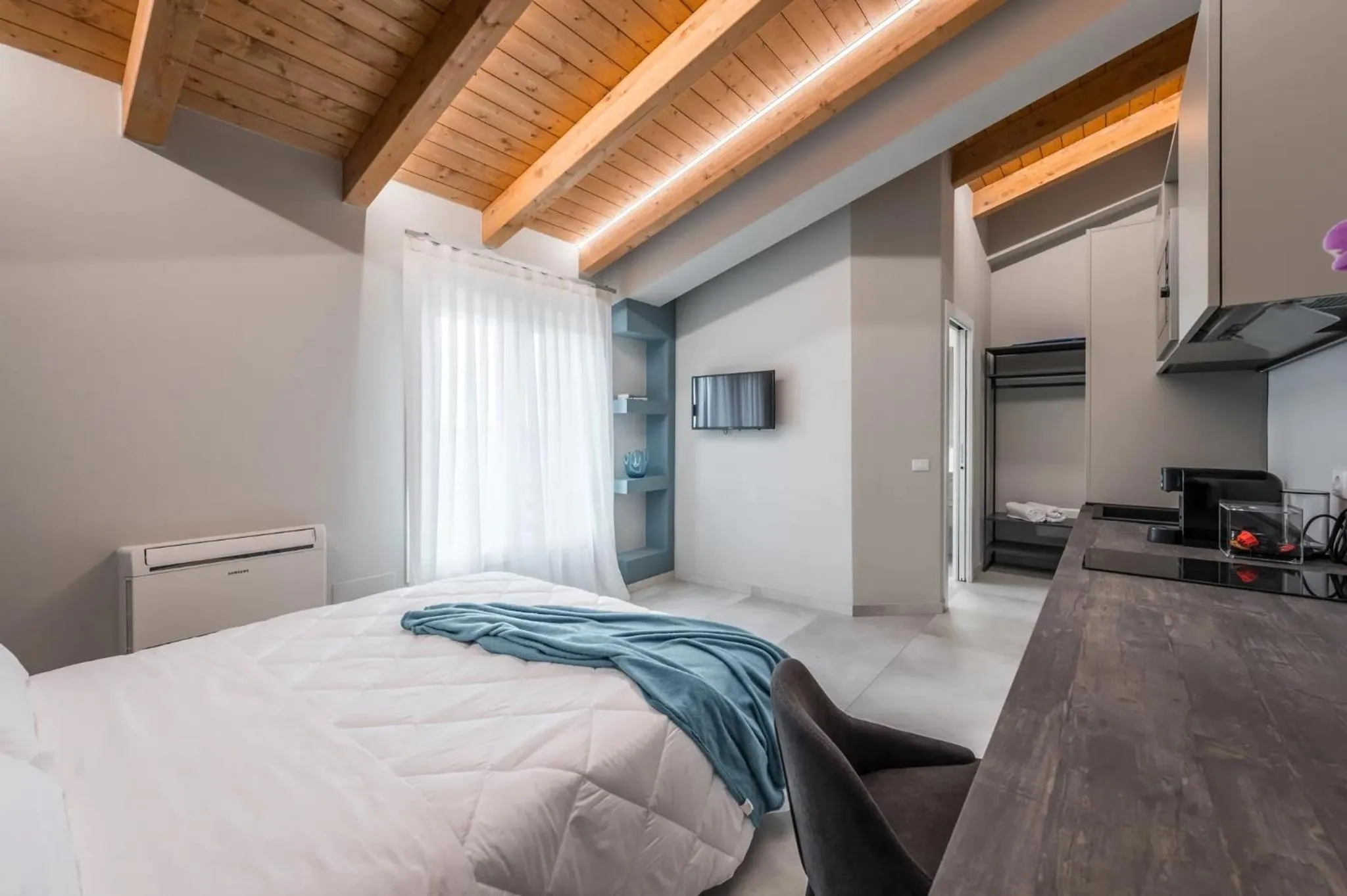 Kitchen or kitchenette, Bed in Borgo degli Ulivi