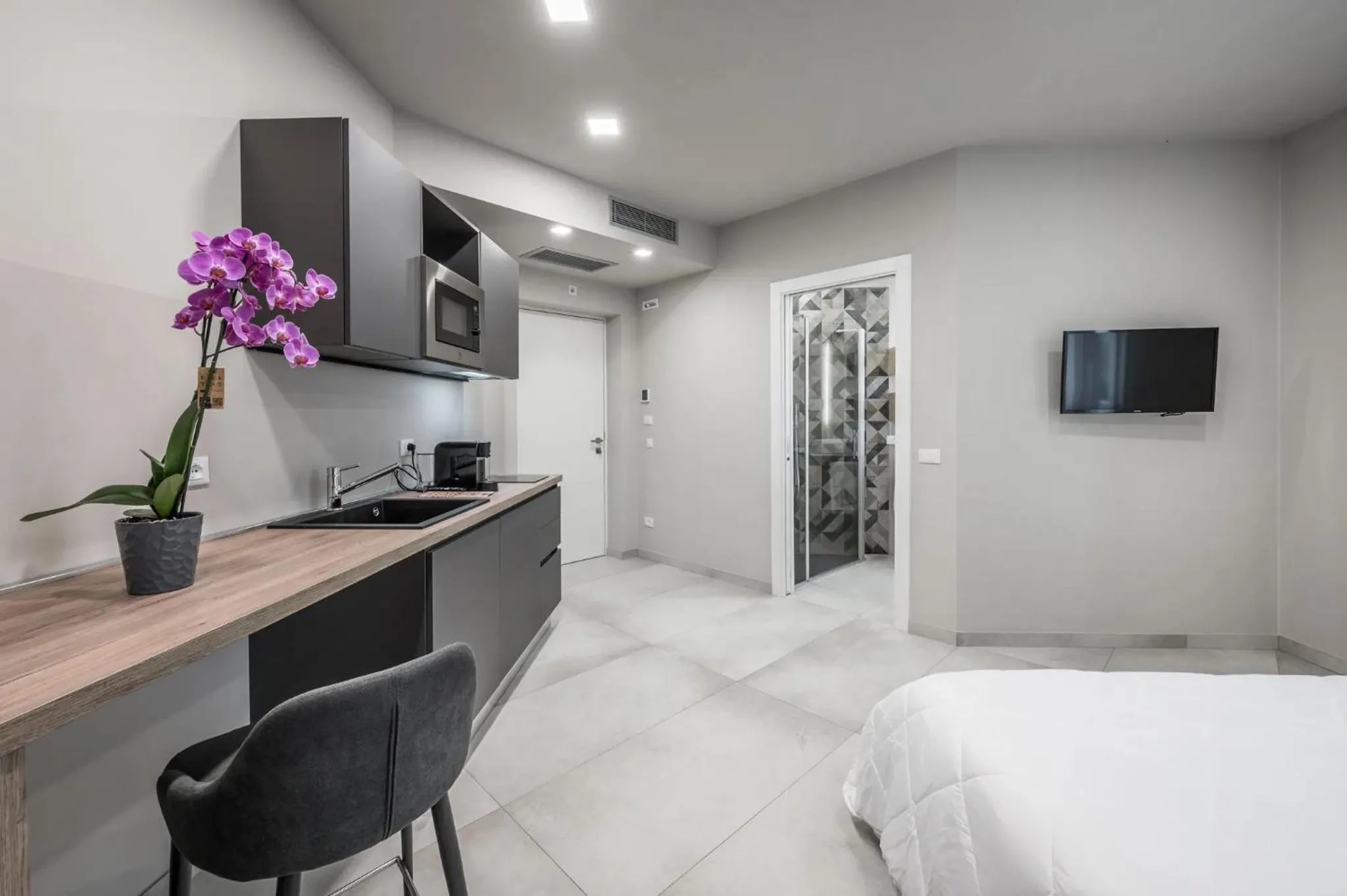 Kitchen or kitchenette, Bed in Borgo degli Ulivi