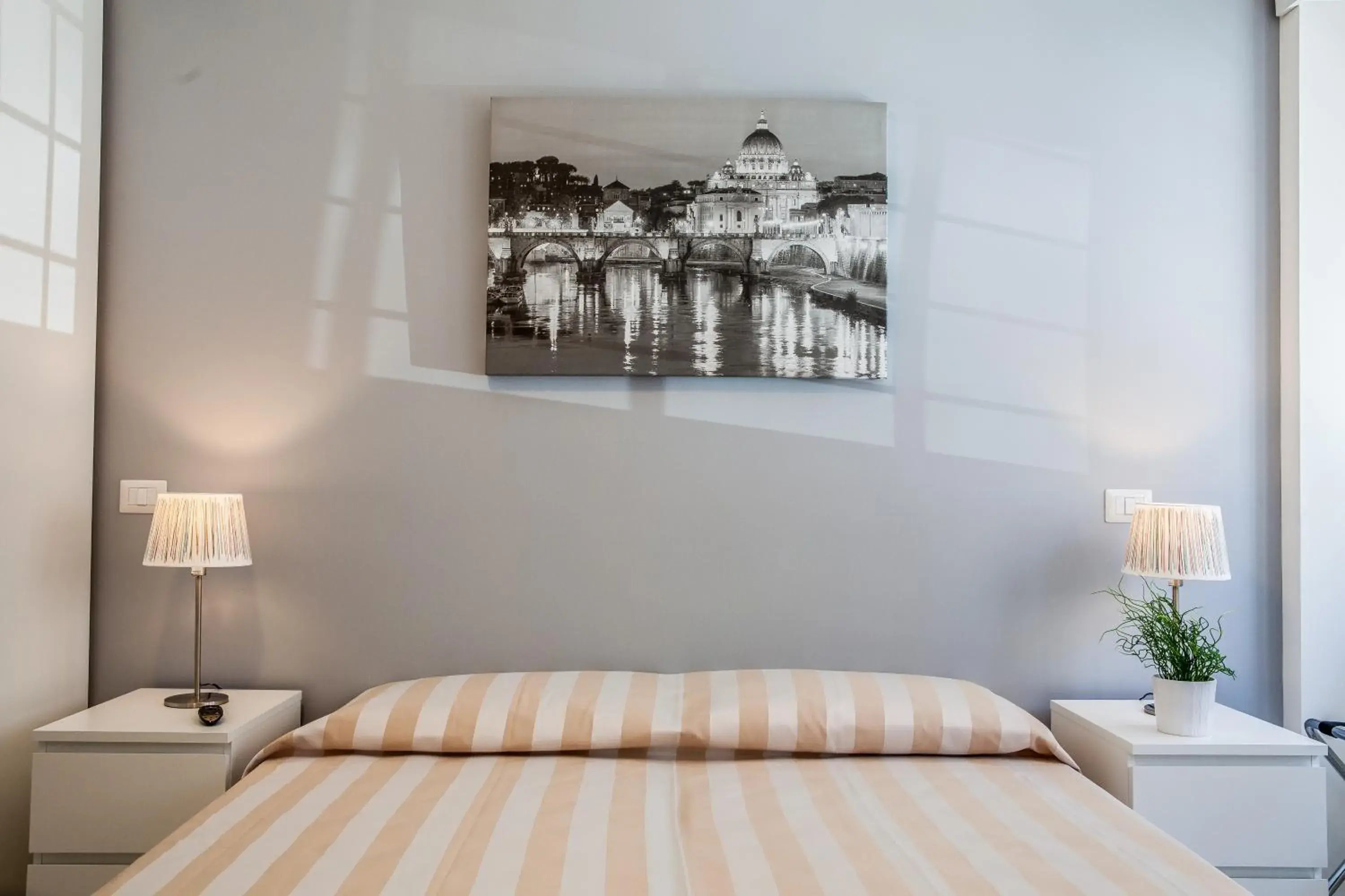 Triple Room in Vatican Rooms Holiday in Rome Triple Room in Vatican Rooms Holiday in Rome