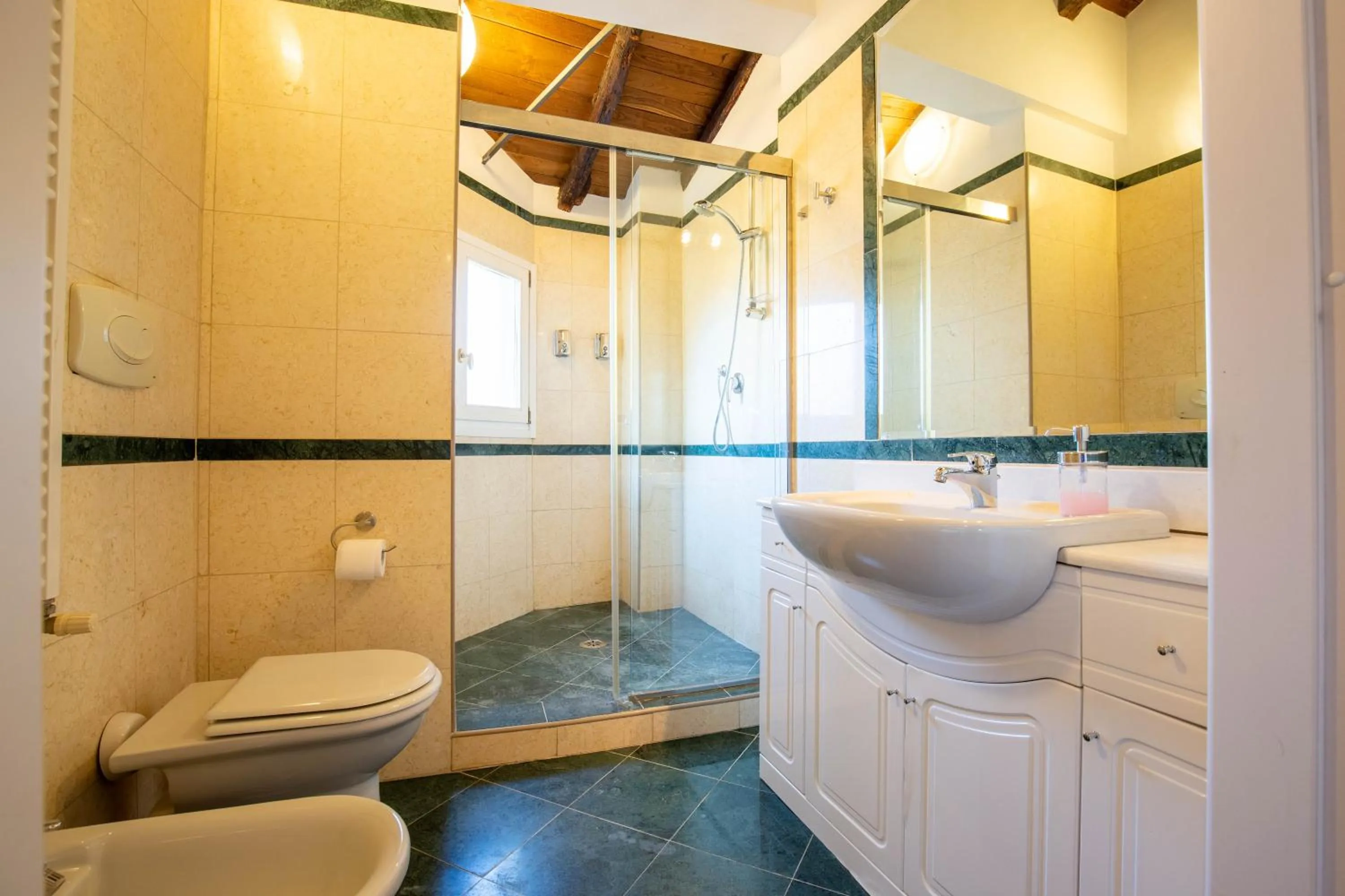 BolognaRoomscom - Santo Stefano Apartments