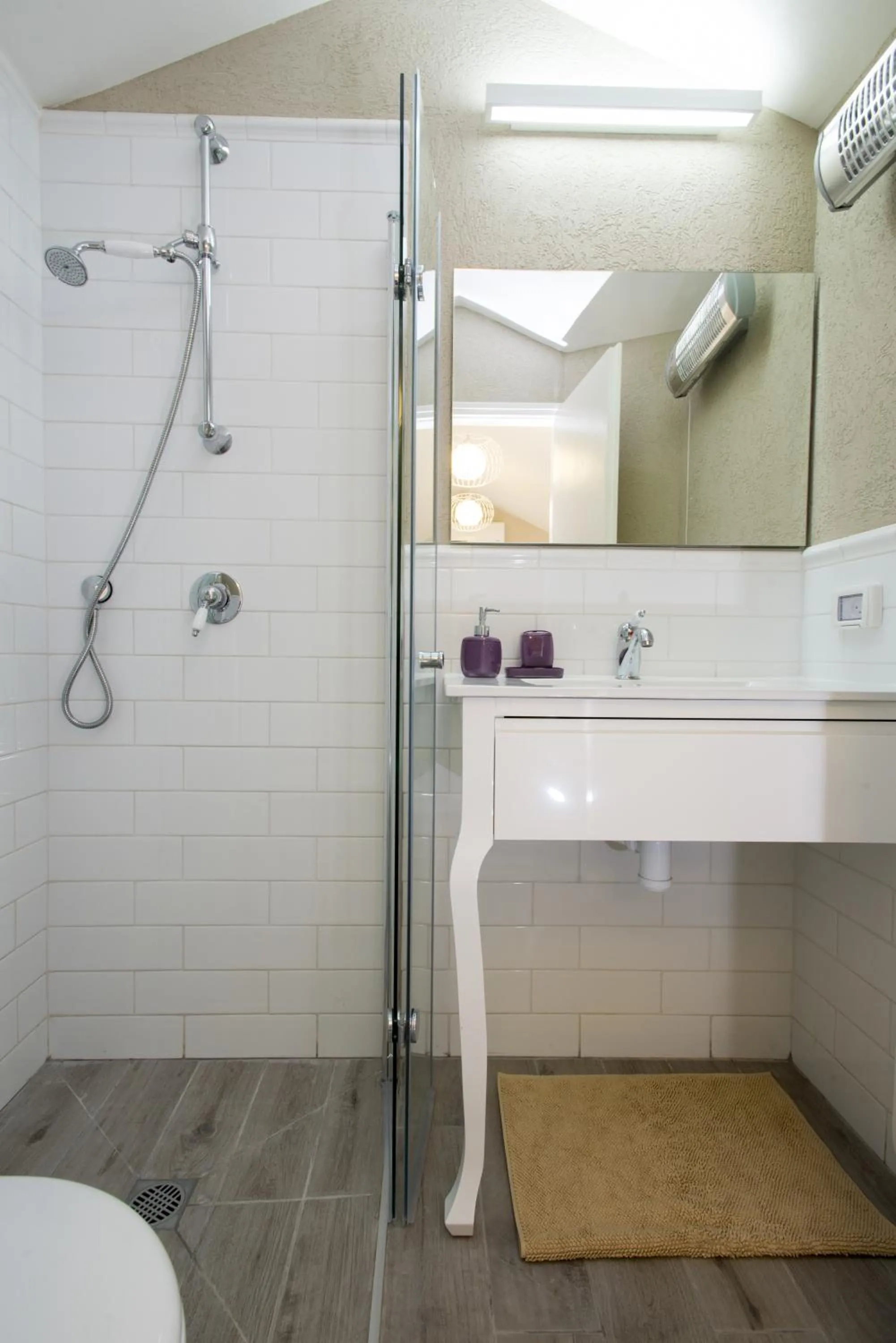 Shower in Eshkol Housing Haifa - Luxury Villa Panoramic Sea View חיפה כרמל