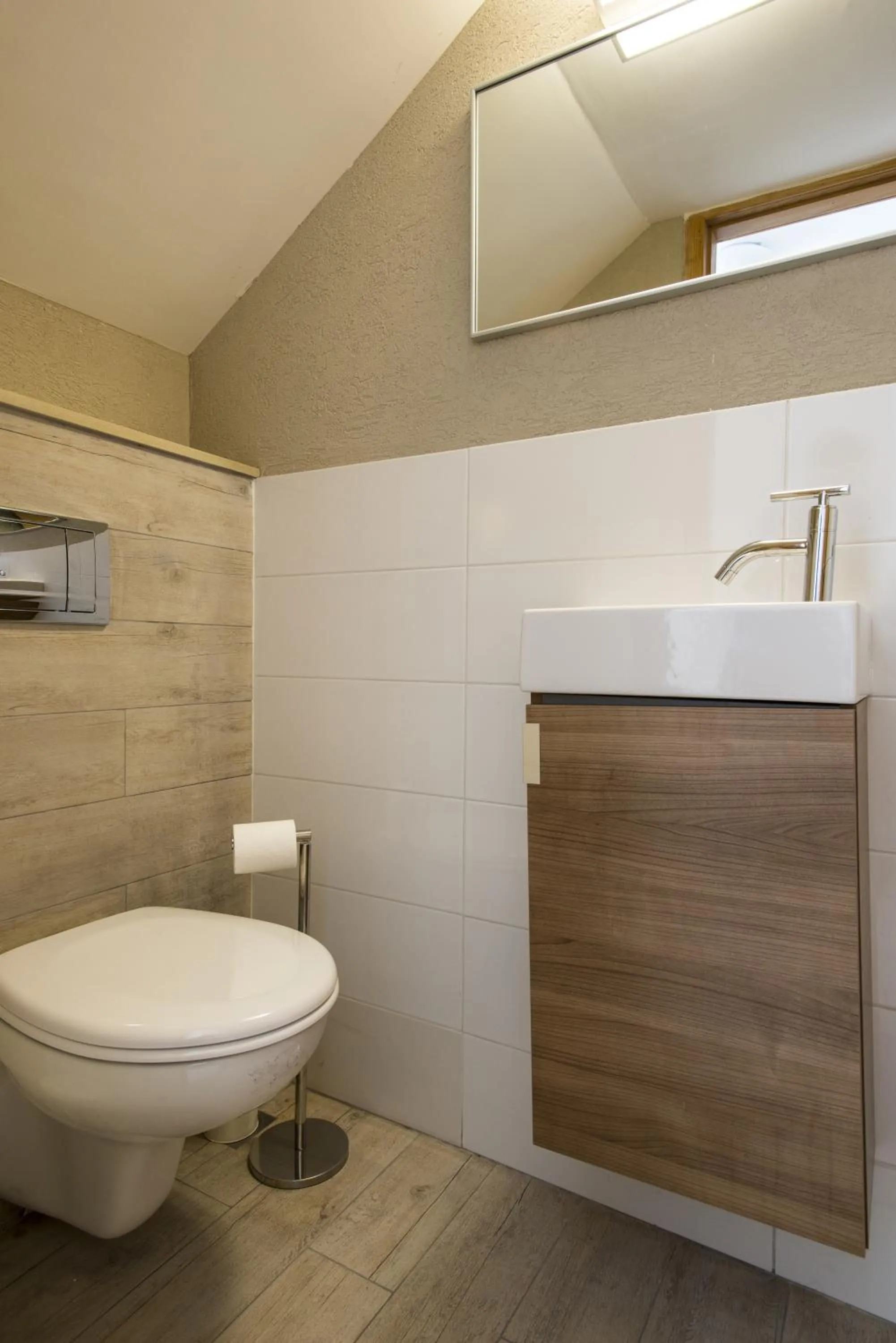 Toilet in Eshkol Housing Haifa - Luxury Villa Panoramic Sea View חיפה כרמל