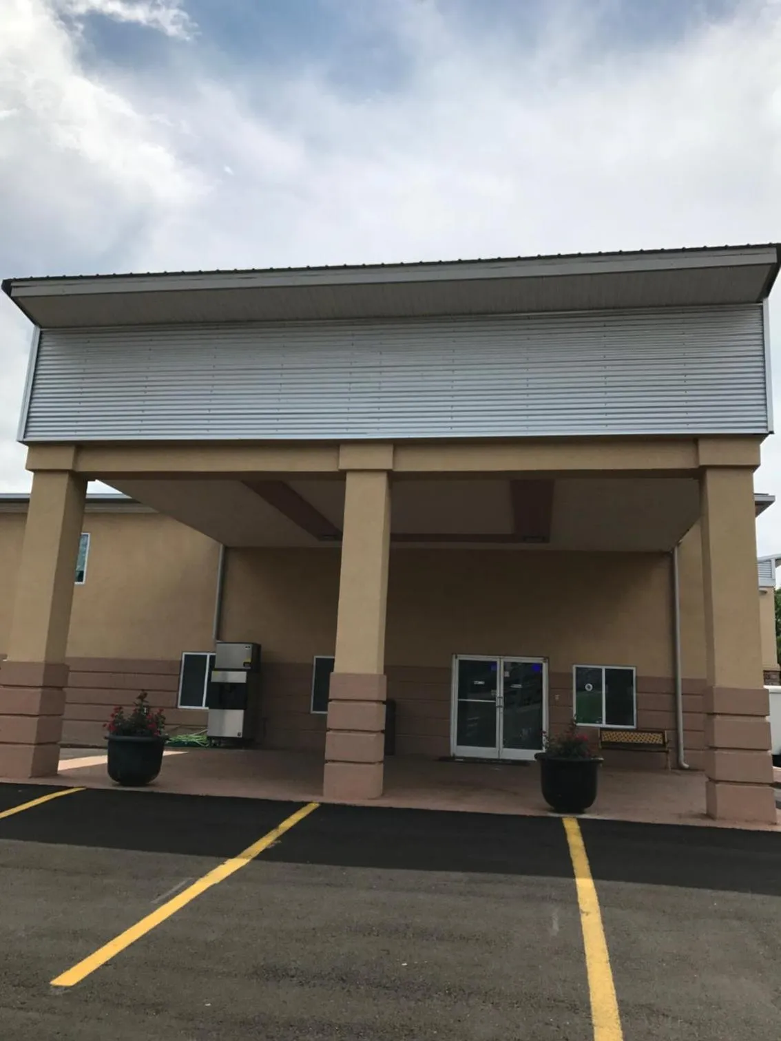 Facade/entrance in Lotus Inn and Suites Nashville